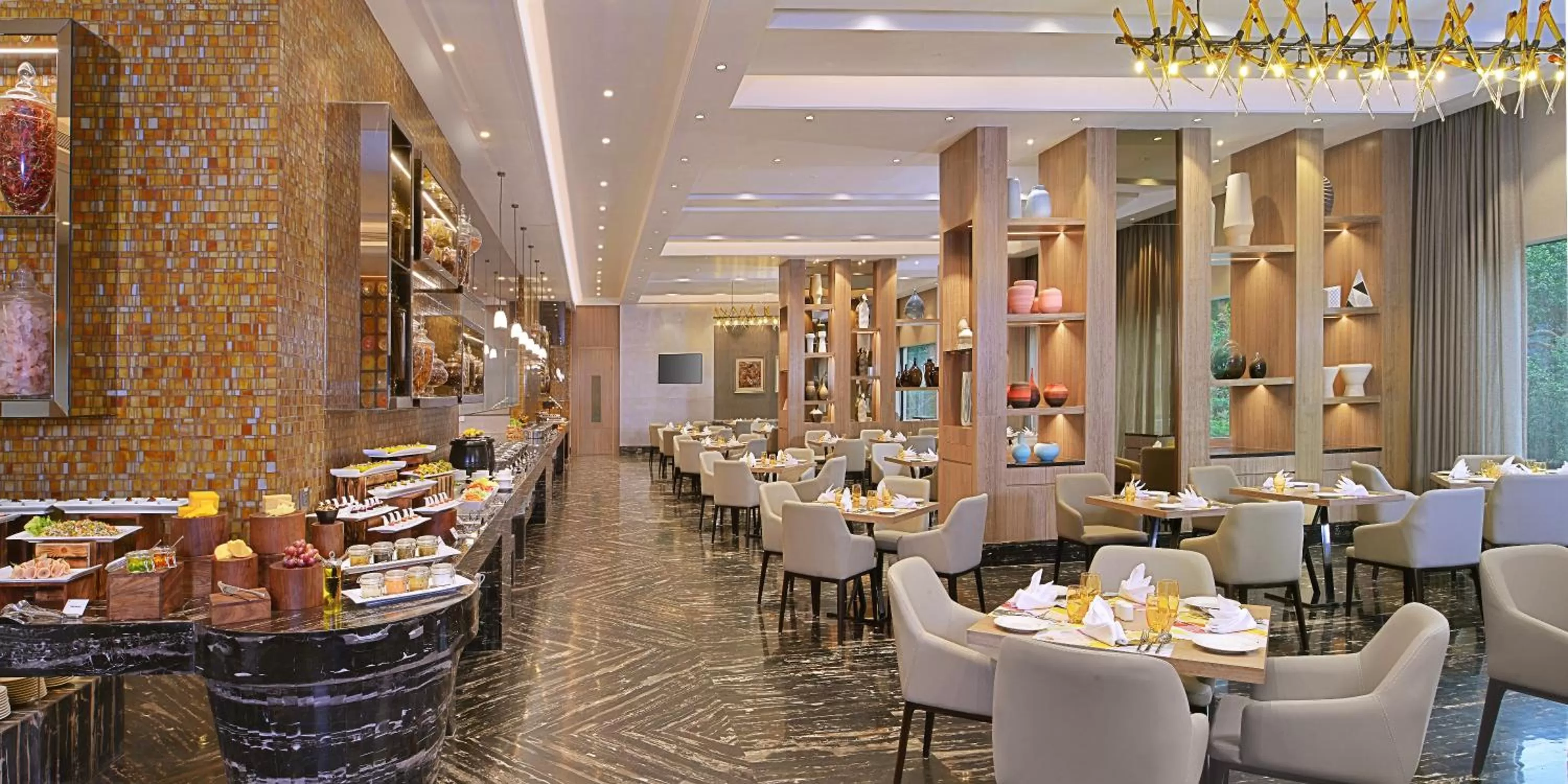 Restaurant/places to eat in Radisson Mumbai Andheri MIDC