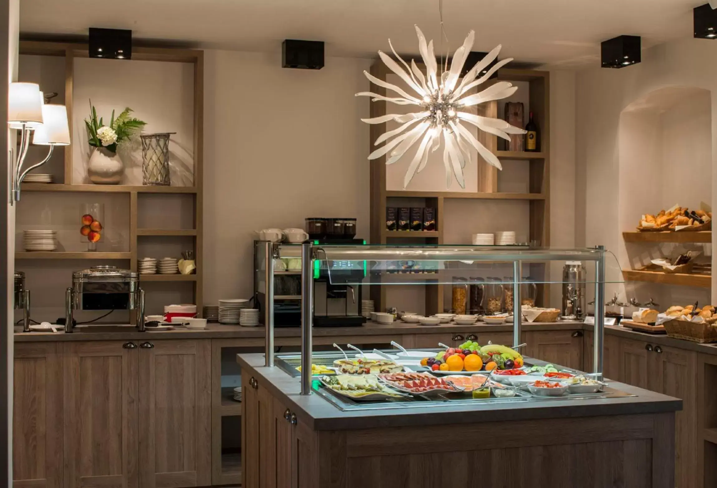 Buffet breakfast, Food in Hotel Via Regia - VIAs-Hotels