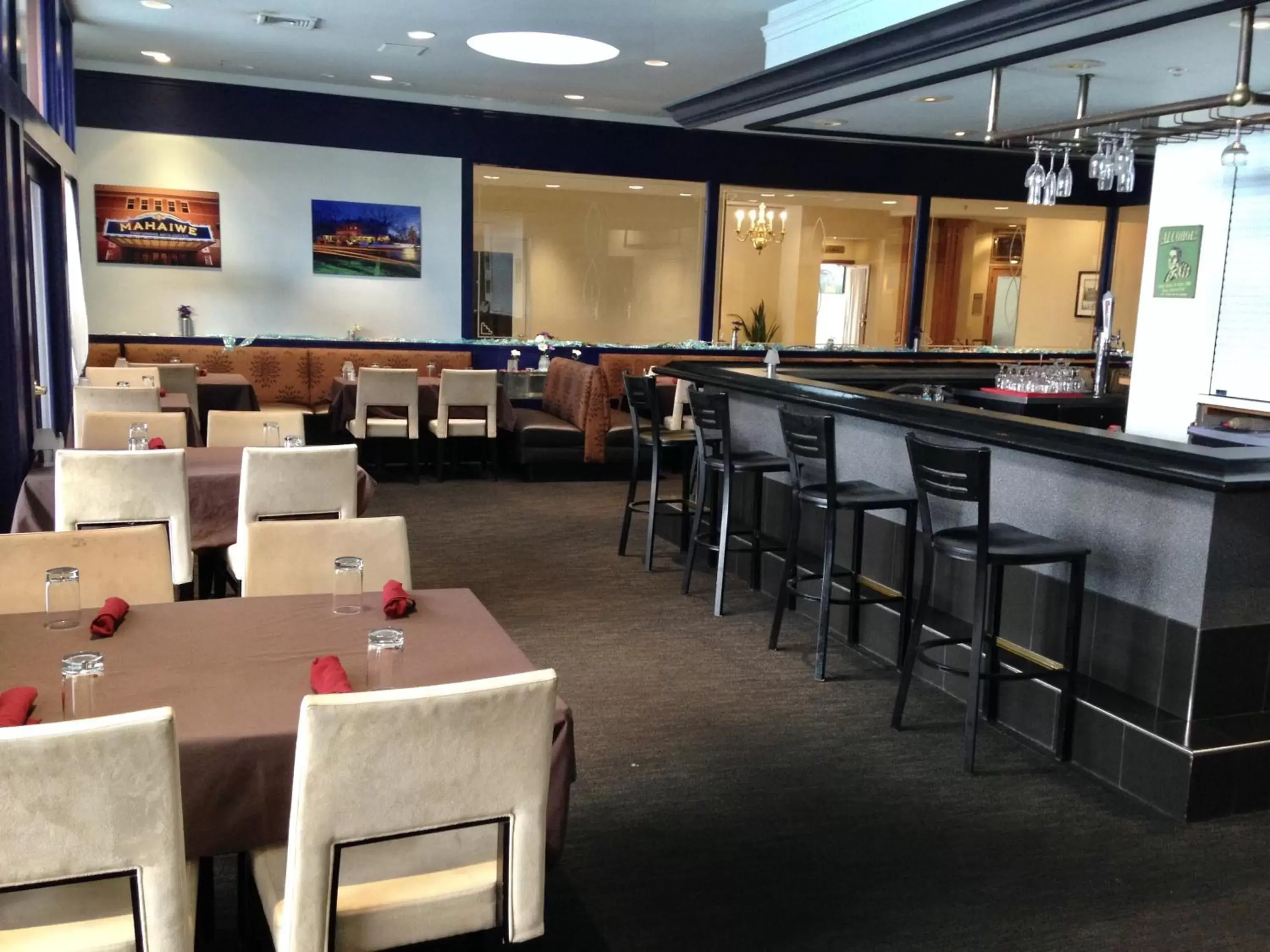 Restaurant/Places to Eat in Holiday Inn & Suites Pittsfield-Berkshires, an IHG Hotel