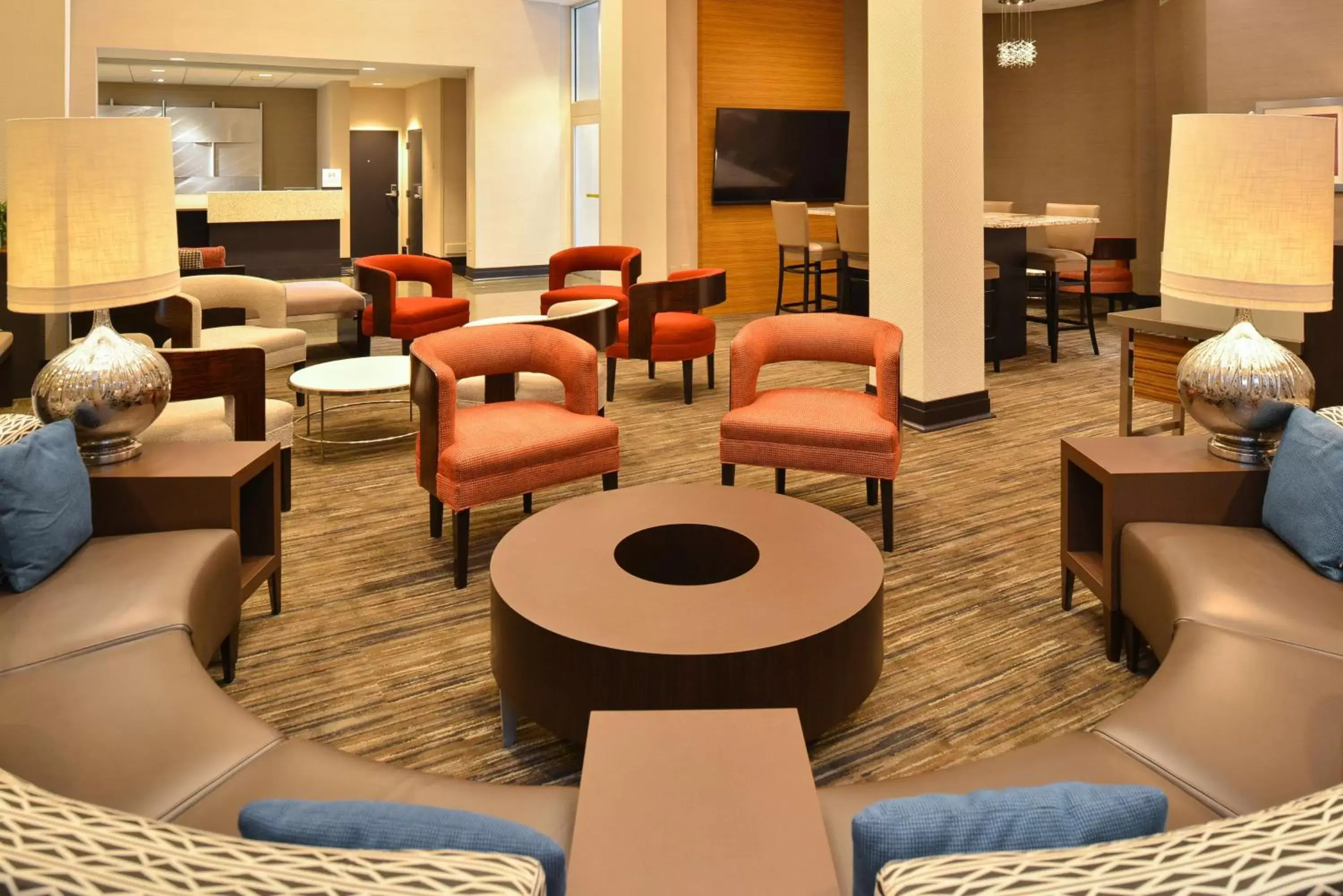Lobby or reception, Lounge/Bar in Hilton Springfield