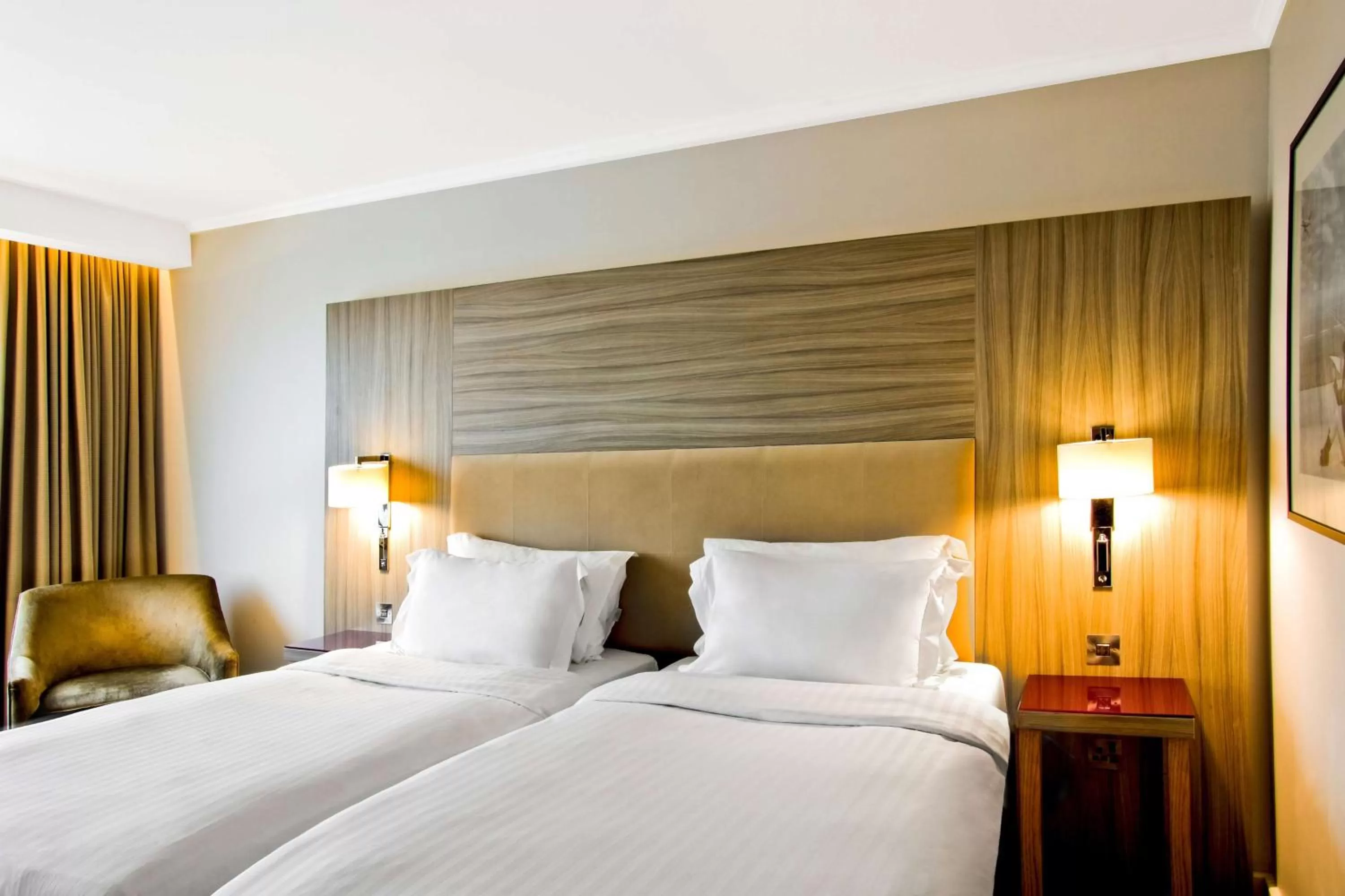 Bed in Radisson Blu Manchester Airport