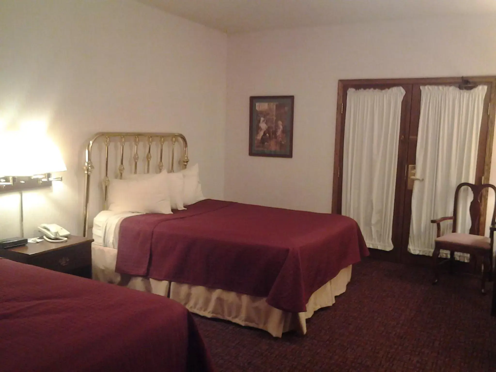 Queen Room with Two Queen Beds - Non-Smoking in Days Inn by Wyndham Hutchinson