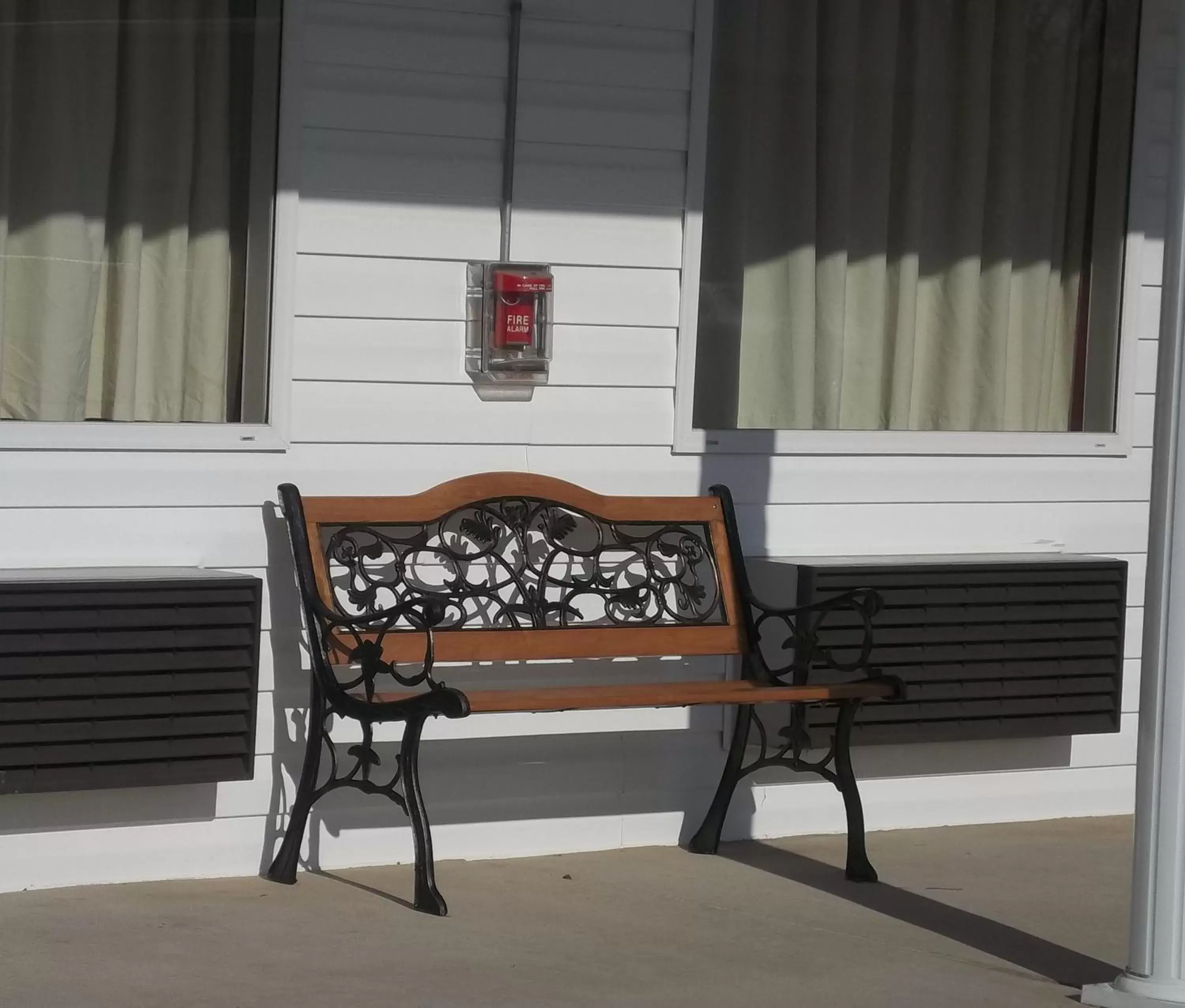 Facade/entrance, Seating Area in Douglas Inn & Suites, Blue Ridge, GA