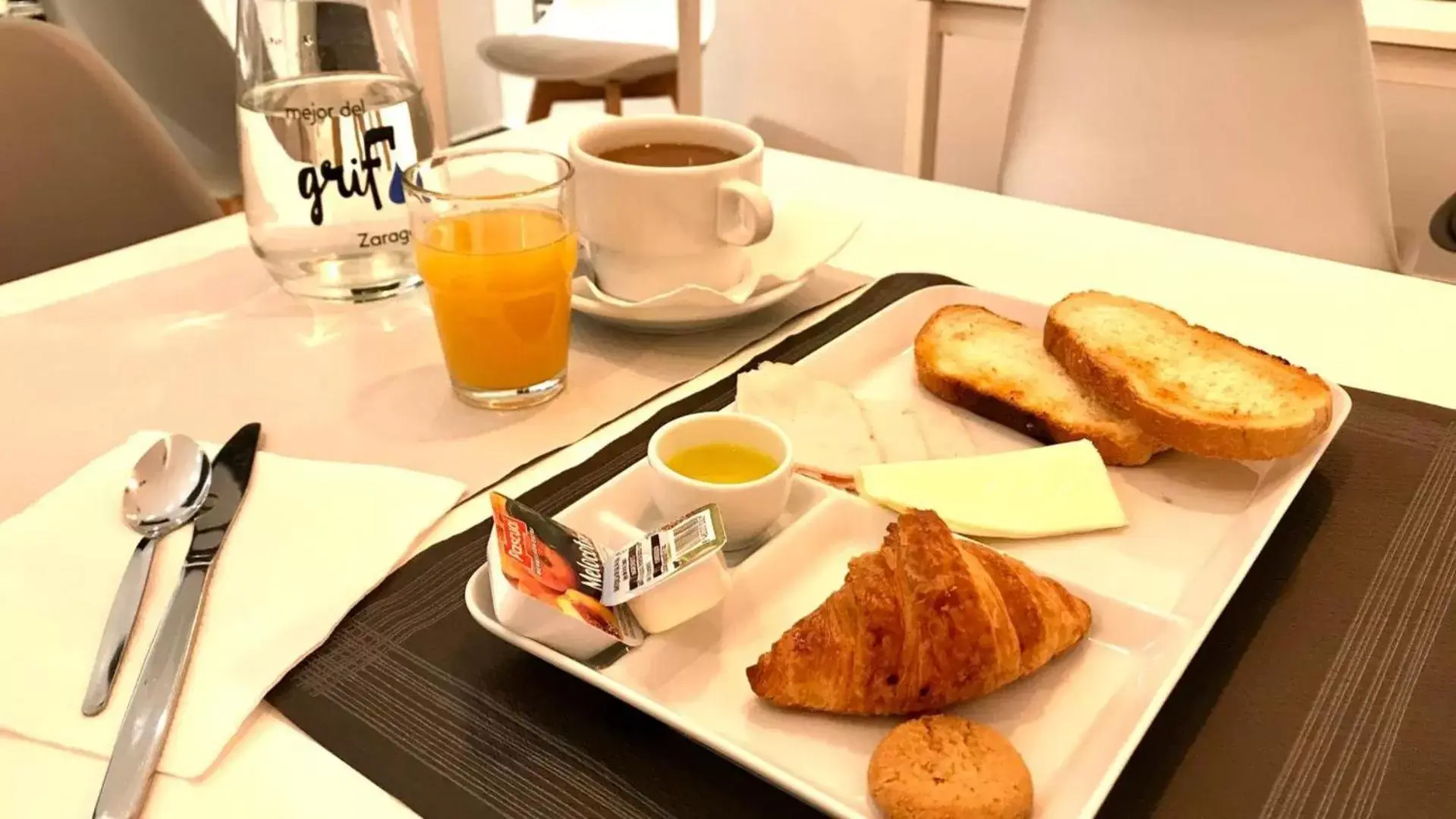 Restaurant/places to eat, Breakfast in Hotel Rio Arga