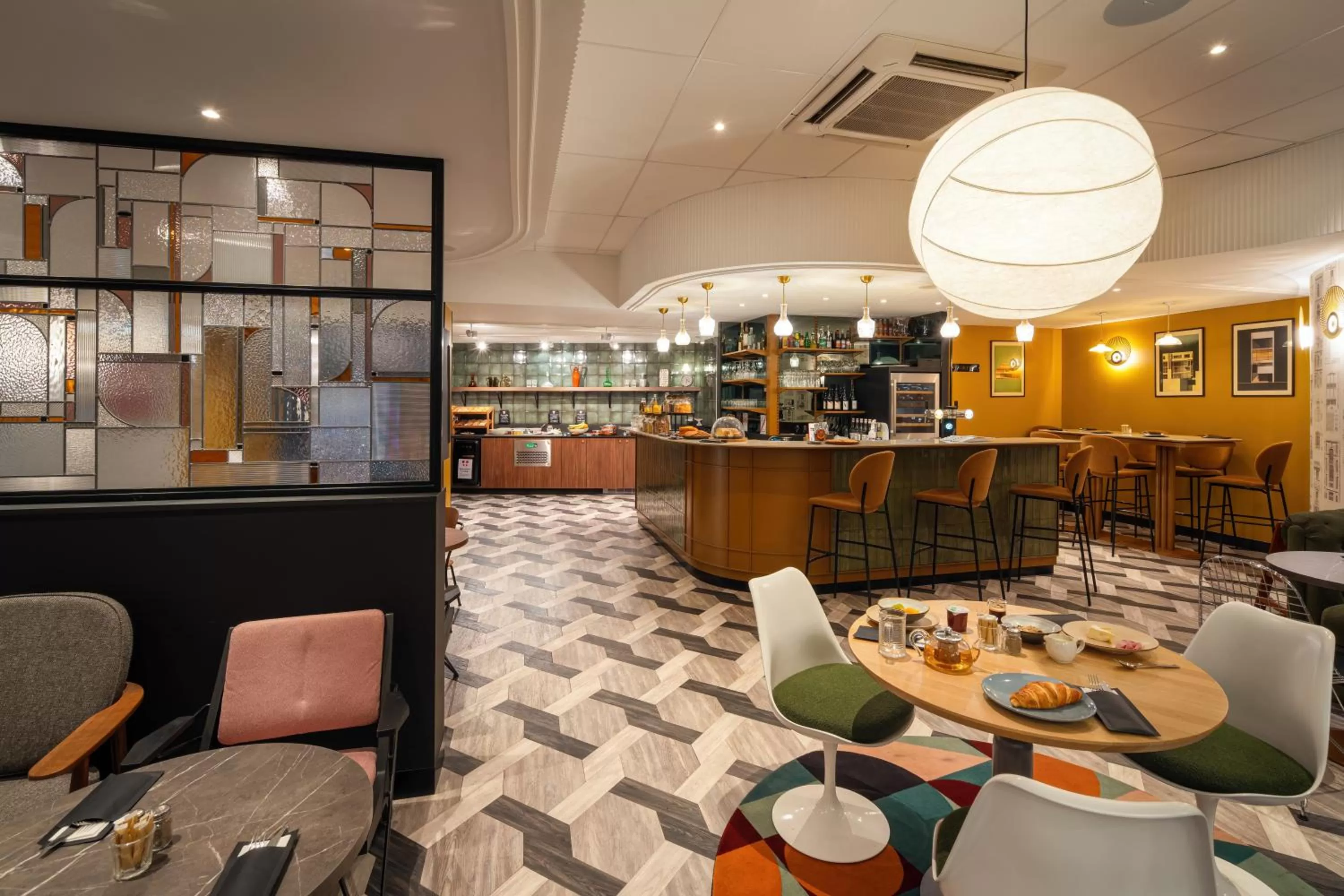 Breakfast in Le Splendid Hotel Lac D'Annecy - Handwritten Collection