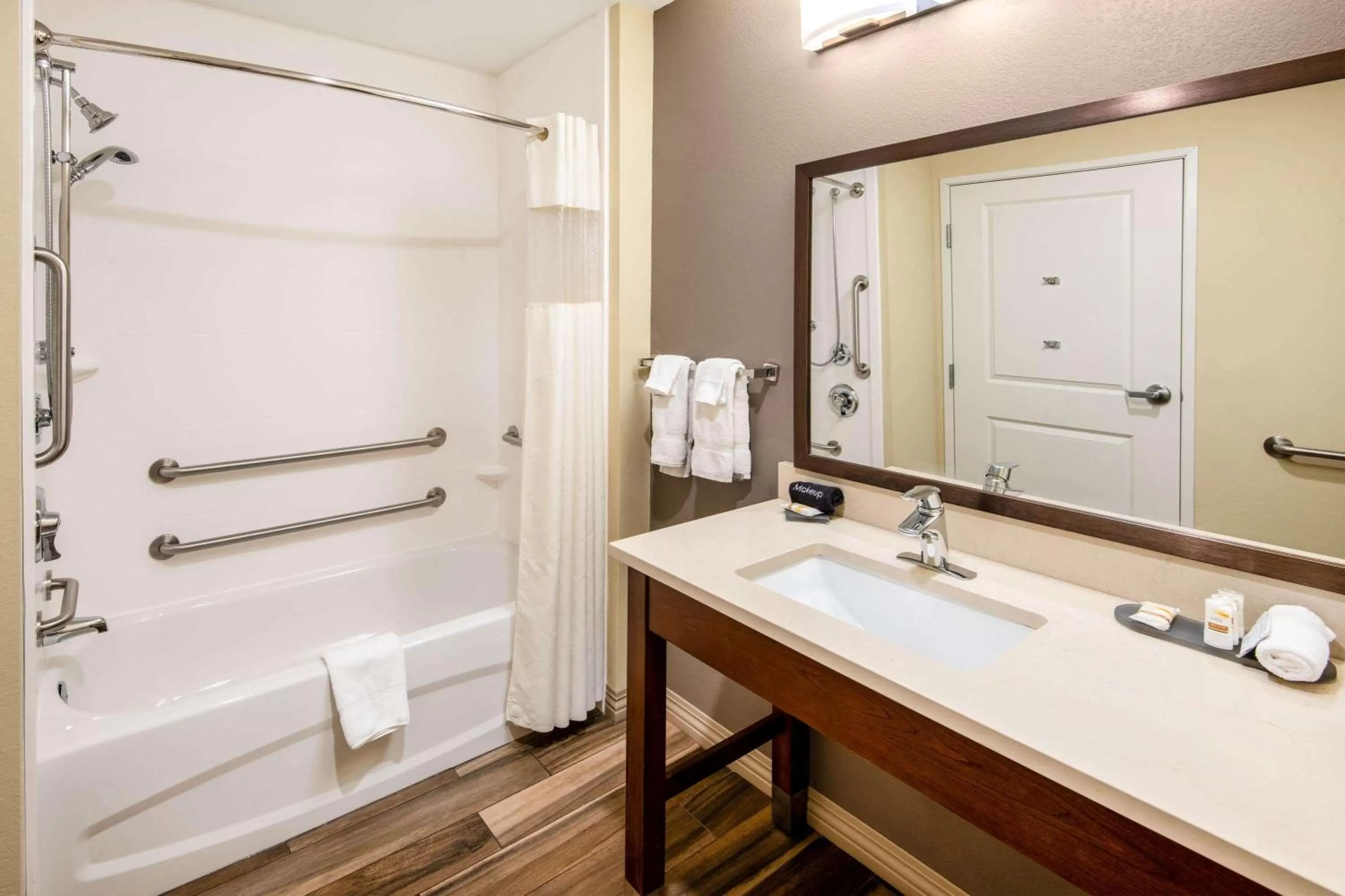 Bathroom in La Quinta by Wyndham Durango