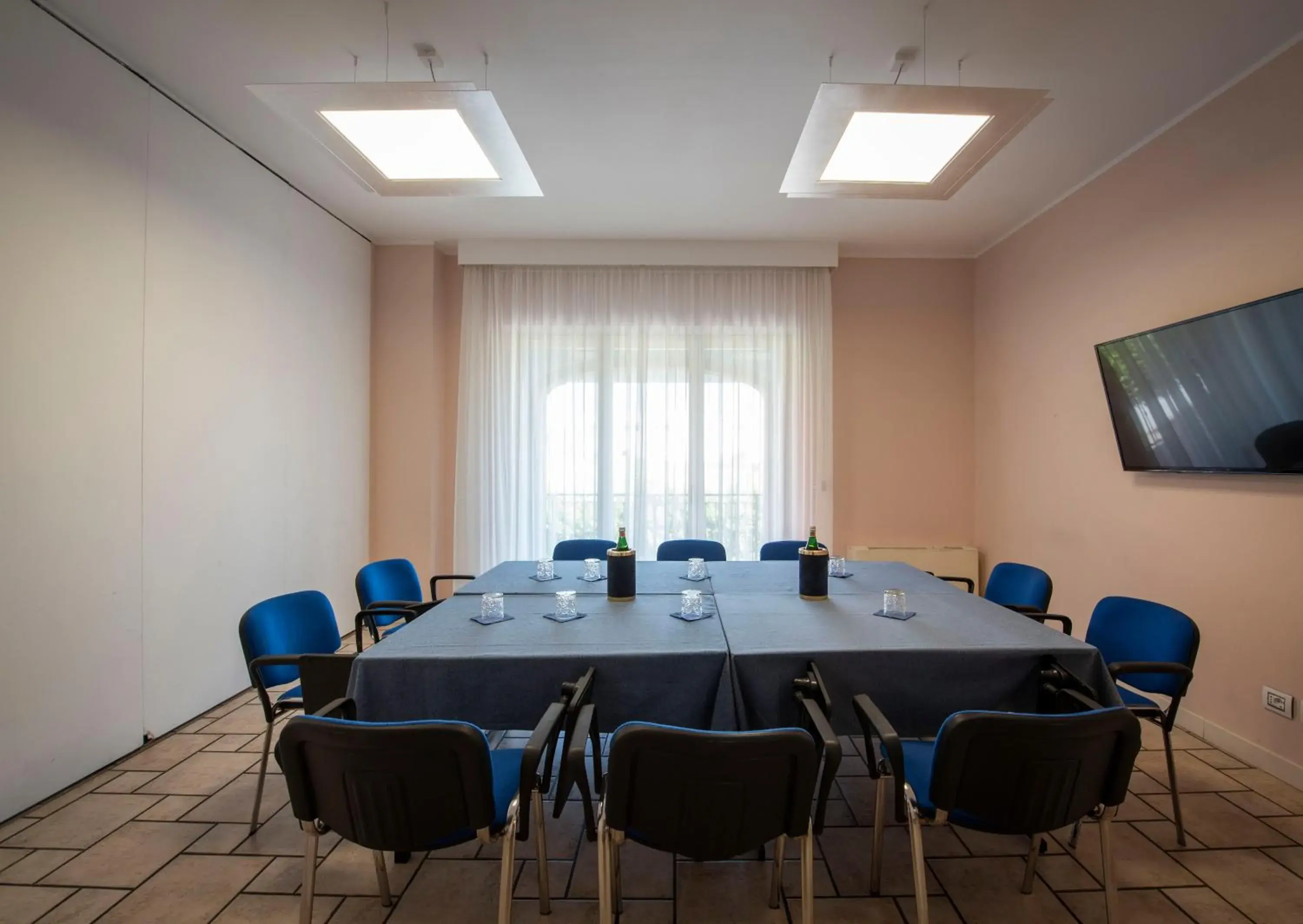 Business facilities in Hotel Cristoforo Colombo