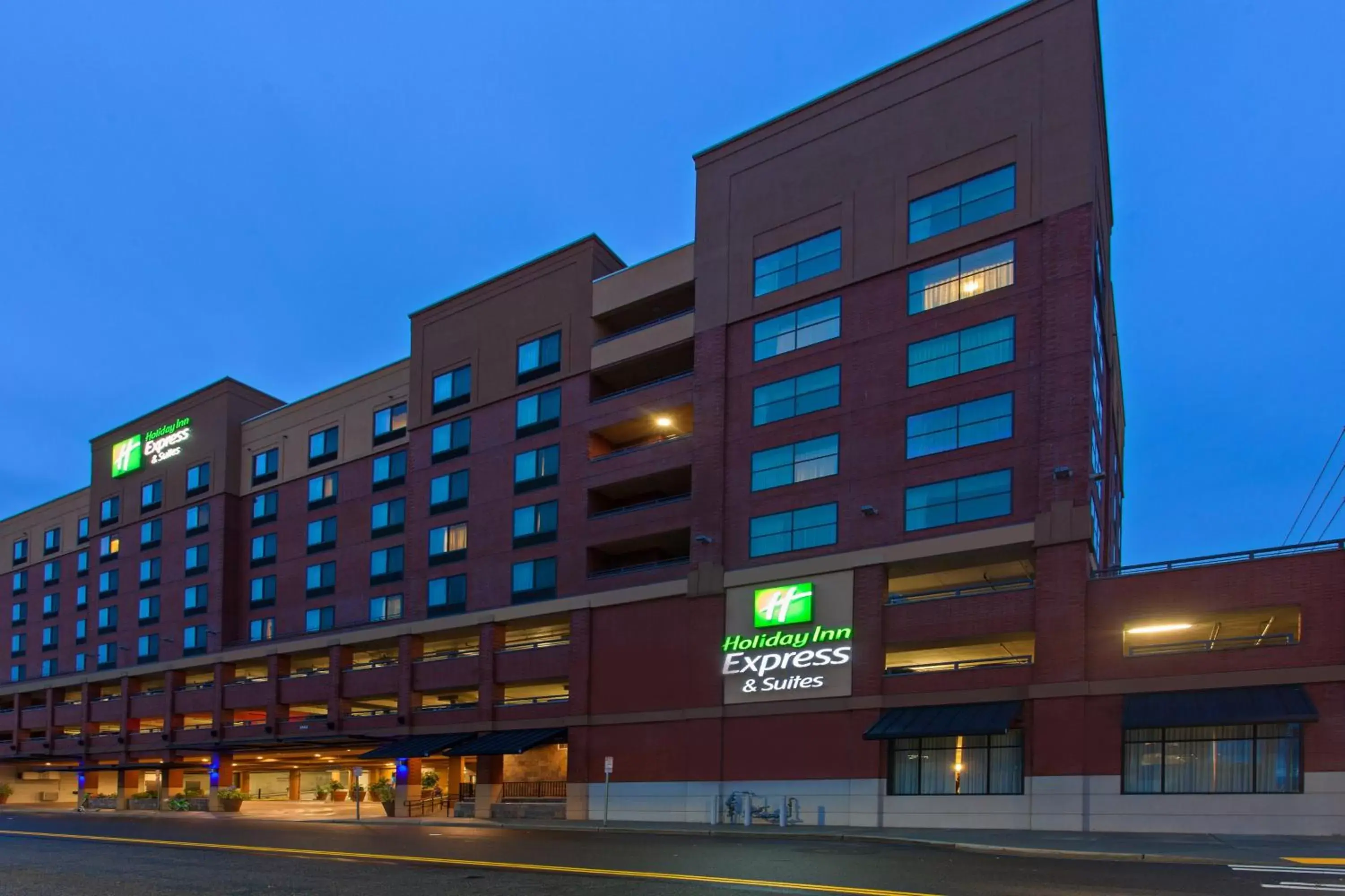 Property Building in Holiday Inn Express & Suites Tacoma Downtown, an IHG Hotel