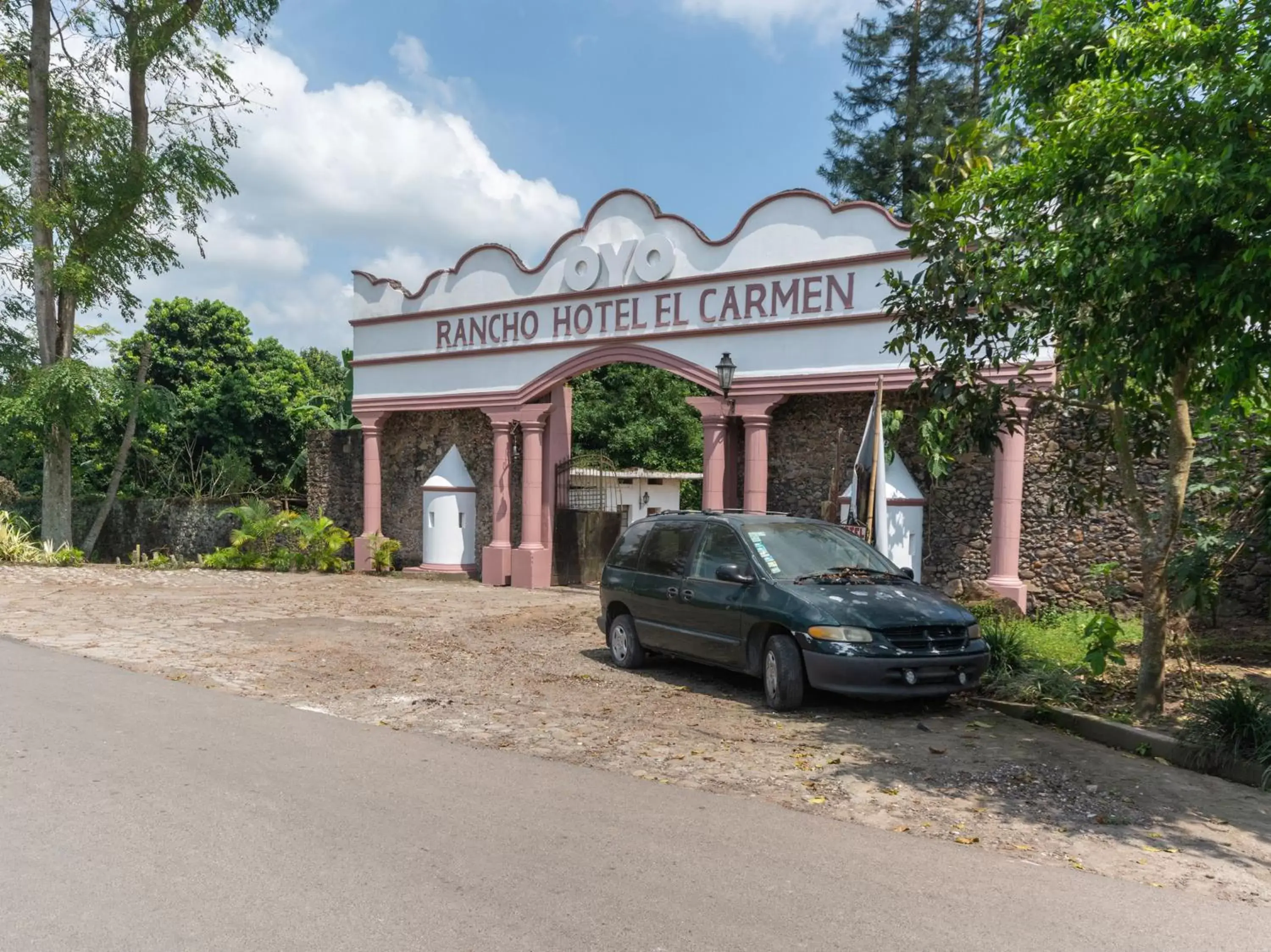 Property Building in Rancho Hotel El Carmen