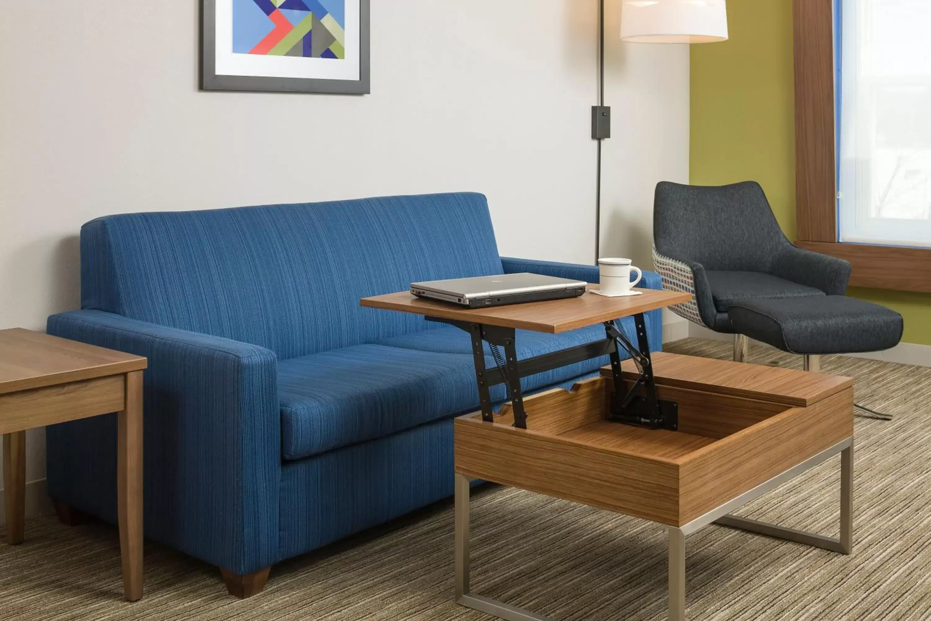 Photo of the whole room, Seating Area in Holiday Inn Express Hotel & Suites White River Junction, an IHG Hotel