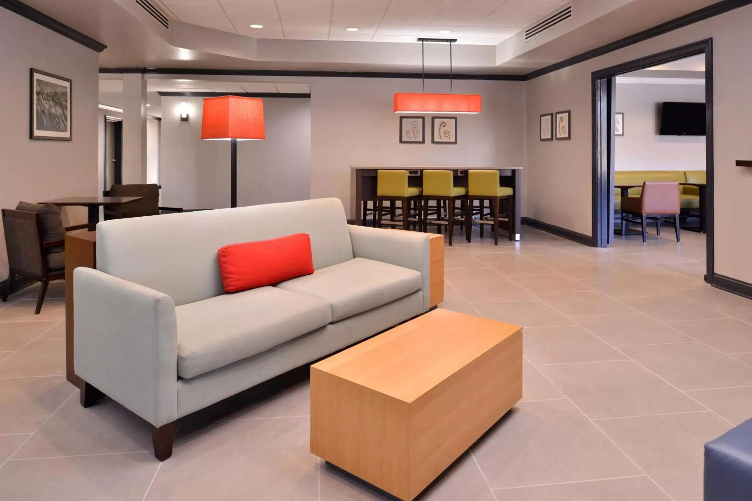 Lobby or reception in Country Inn & Suites by Radisson, Raleigh-Durham Airport, NC