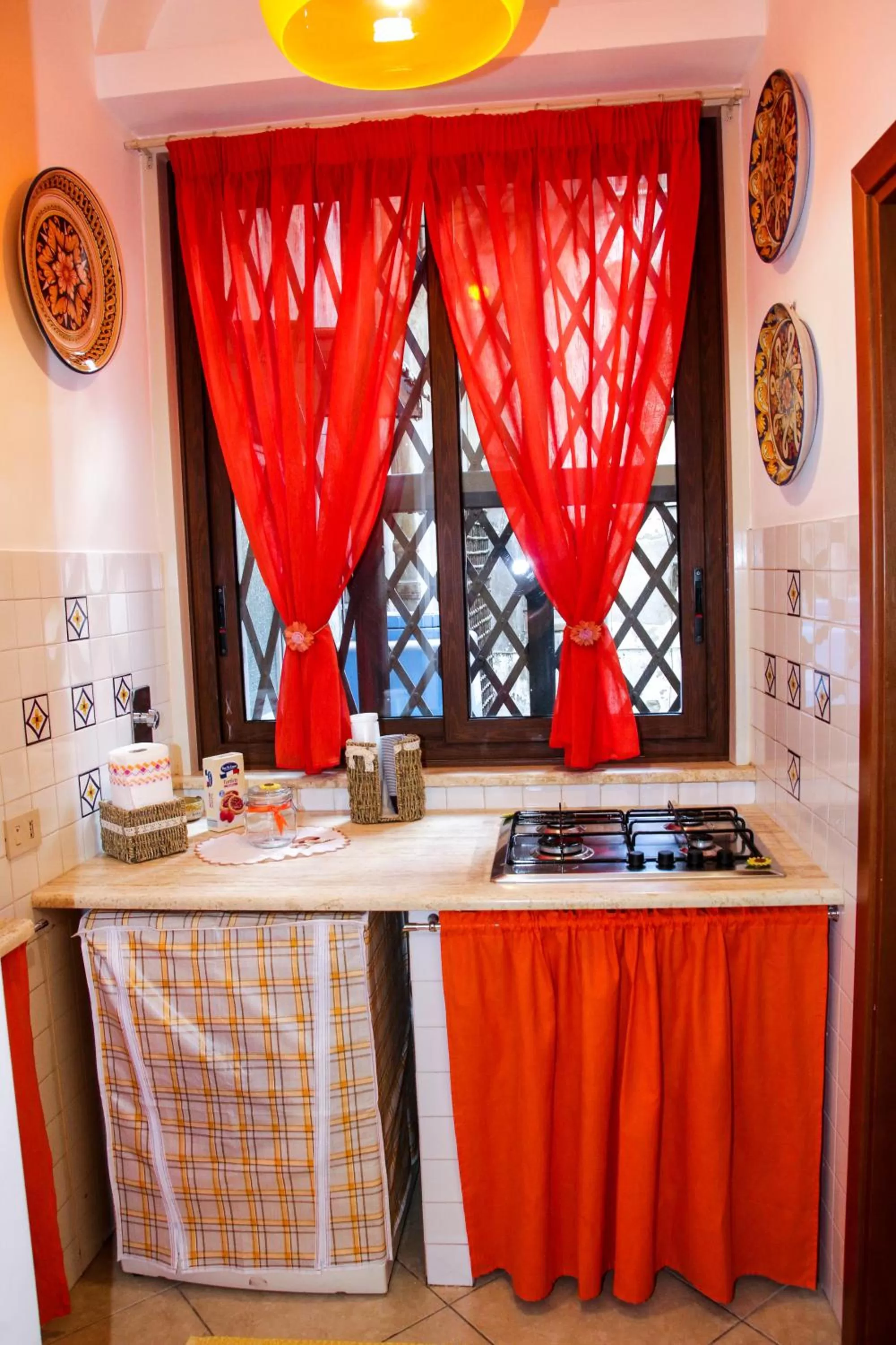 Kitchen or kitchenette in B&B Maria Piddu