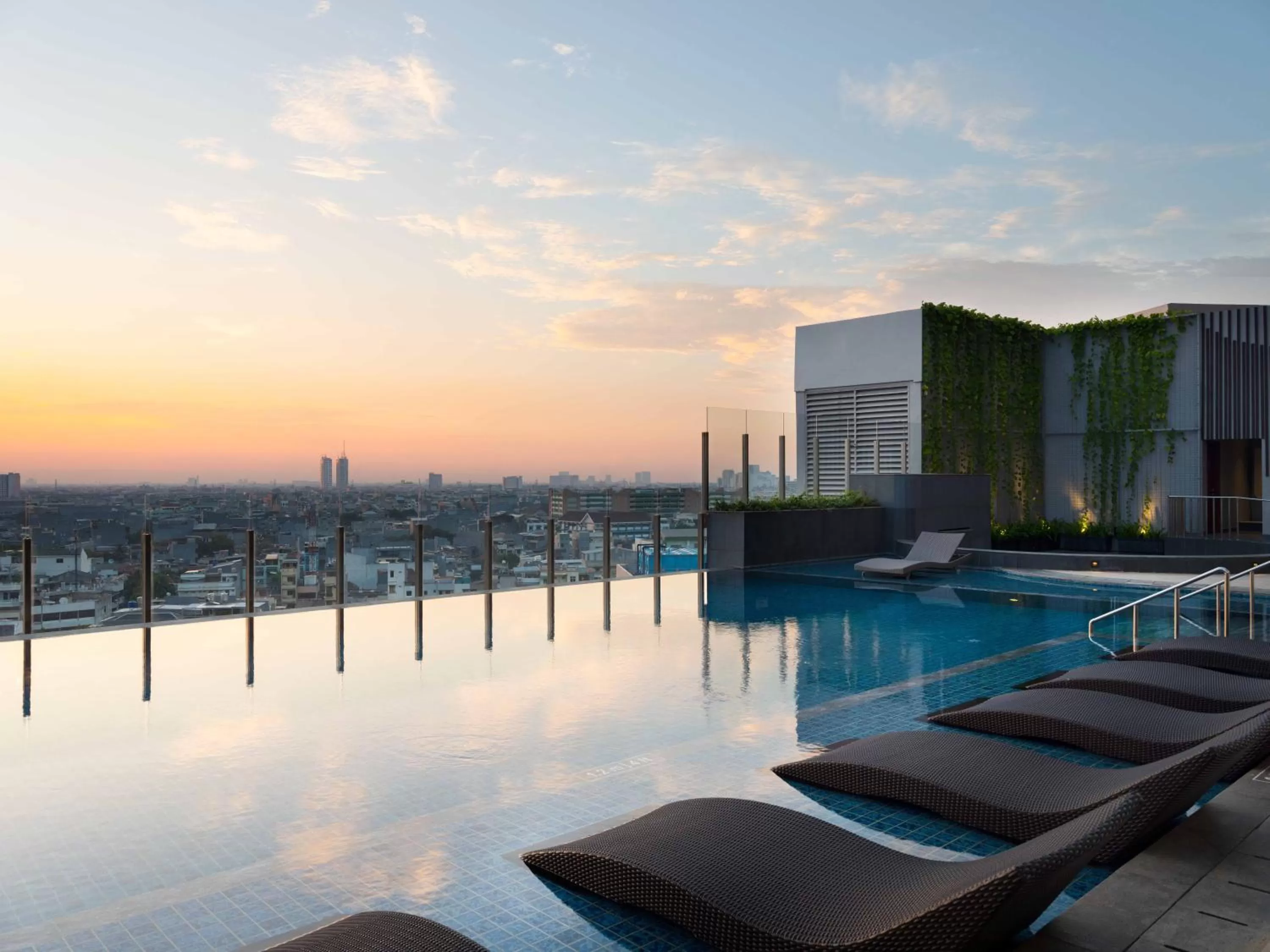 Swimming pool in Holiday Inn & Suites Jakarta Gajah Mada by IHG