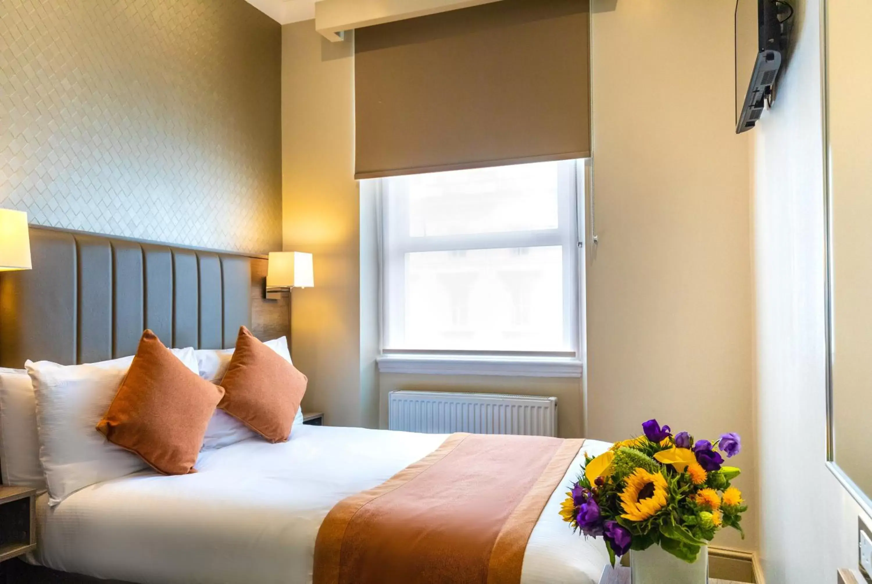 Bed in Sidney Hotel London-Victoria