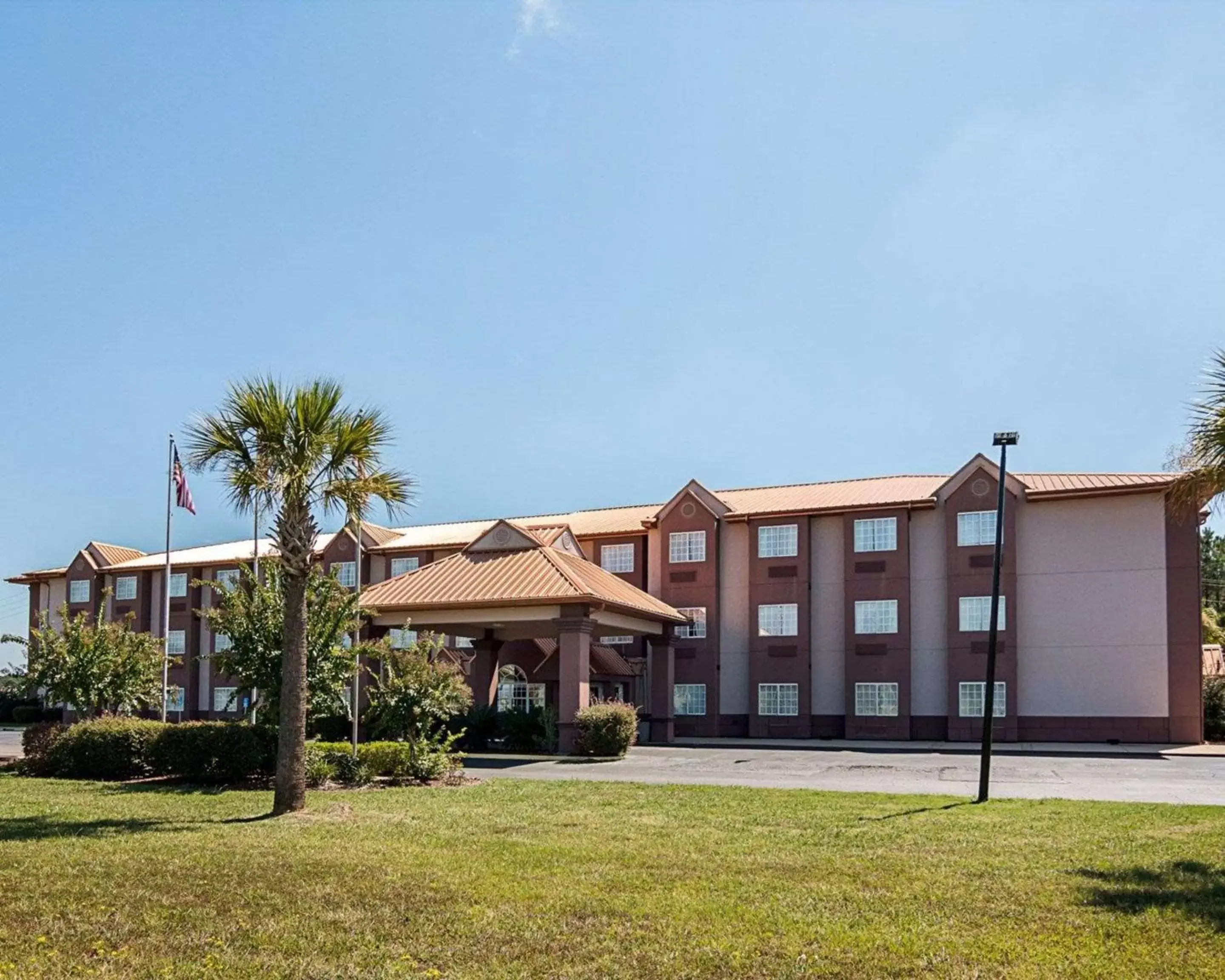 Property Building in Econo Lodge Inn & Suites Natchitoches