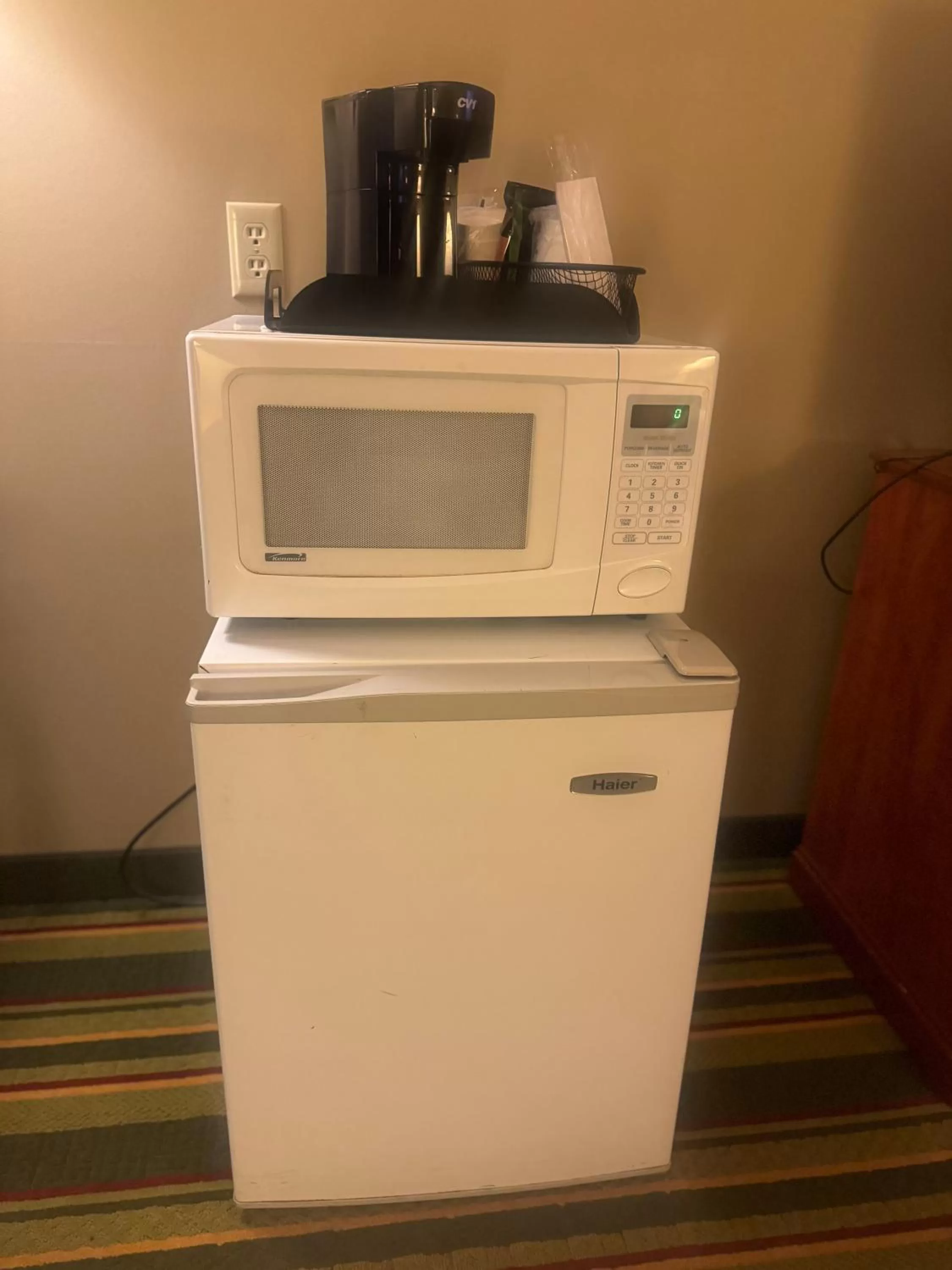 microwave in Super 8 by Wyndham Sparta