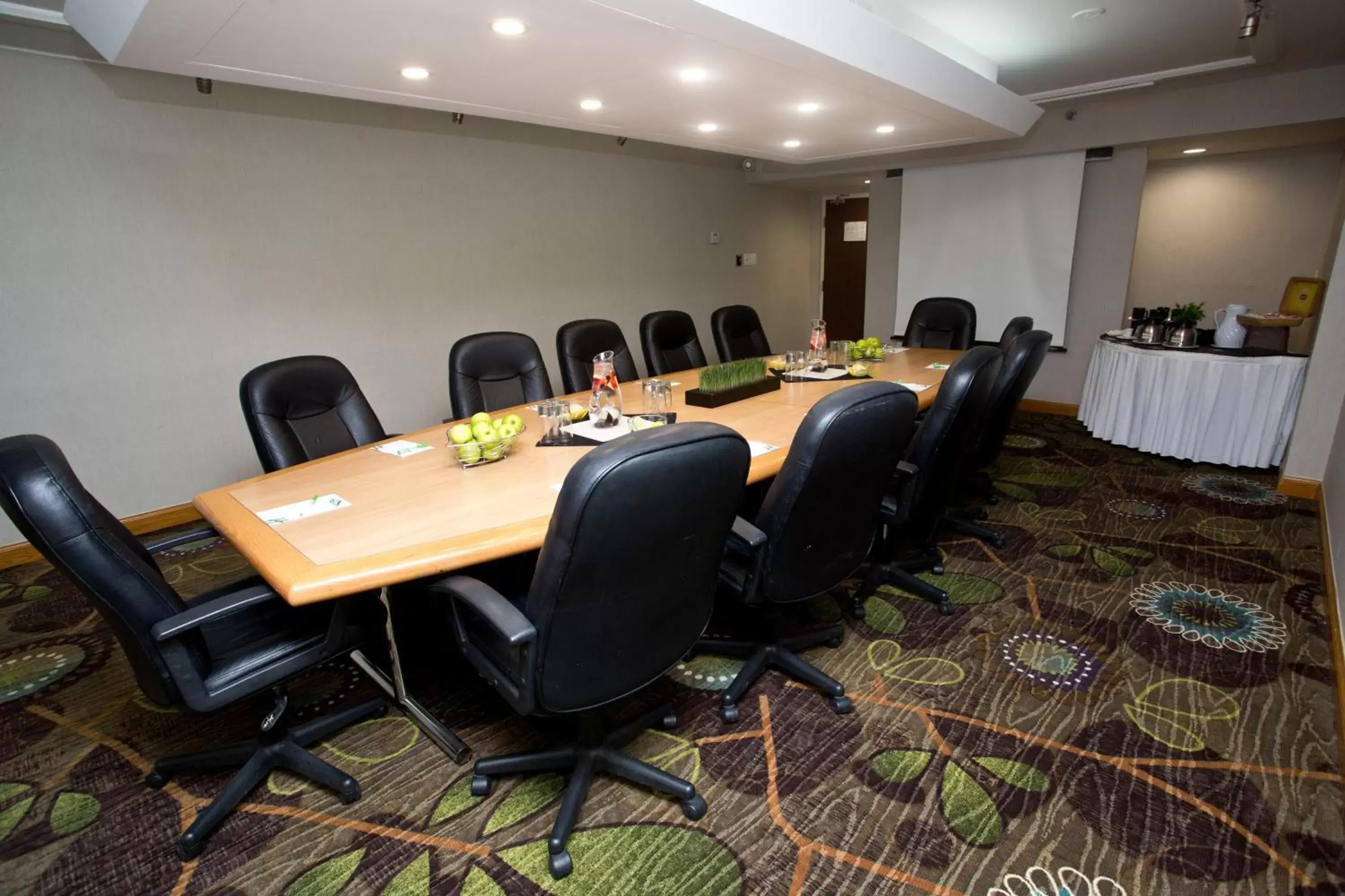 Meeting/conference room in Holiday Inn Hotel Peterborough Waterfront, an IHG Hotel