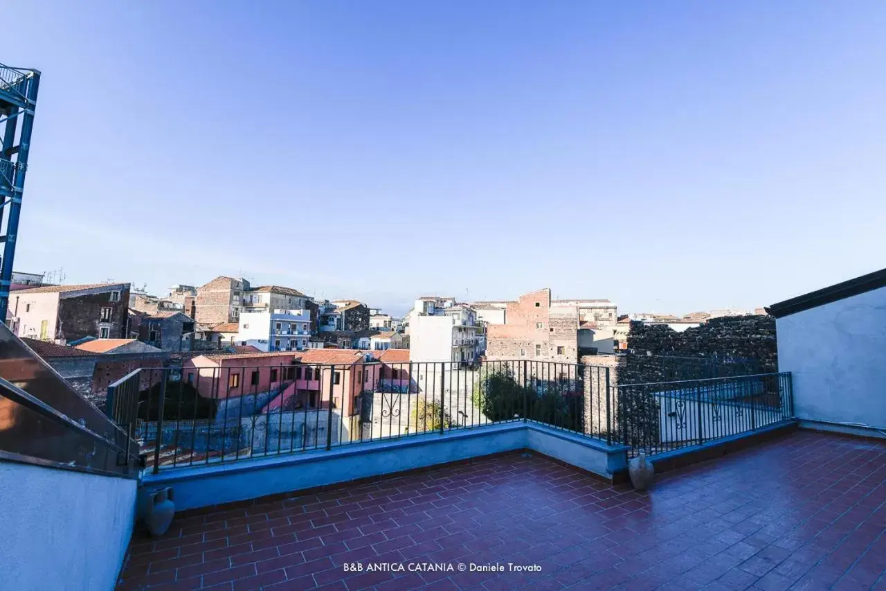 Balcony/Terrace in Antica Catania Accomodation