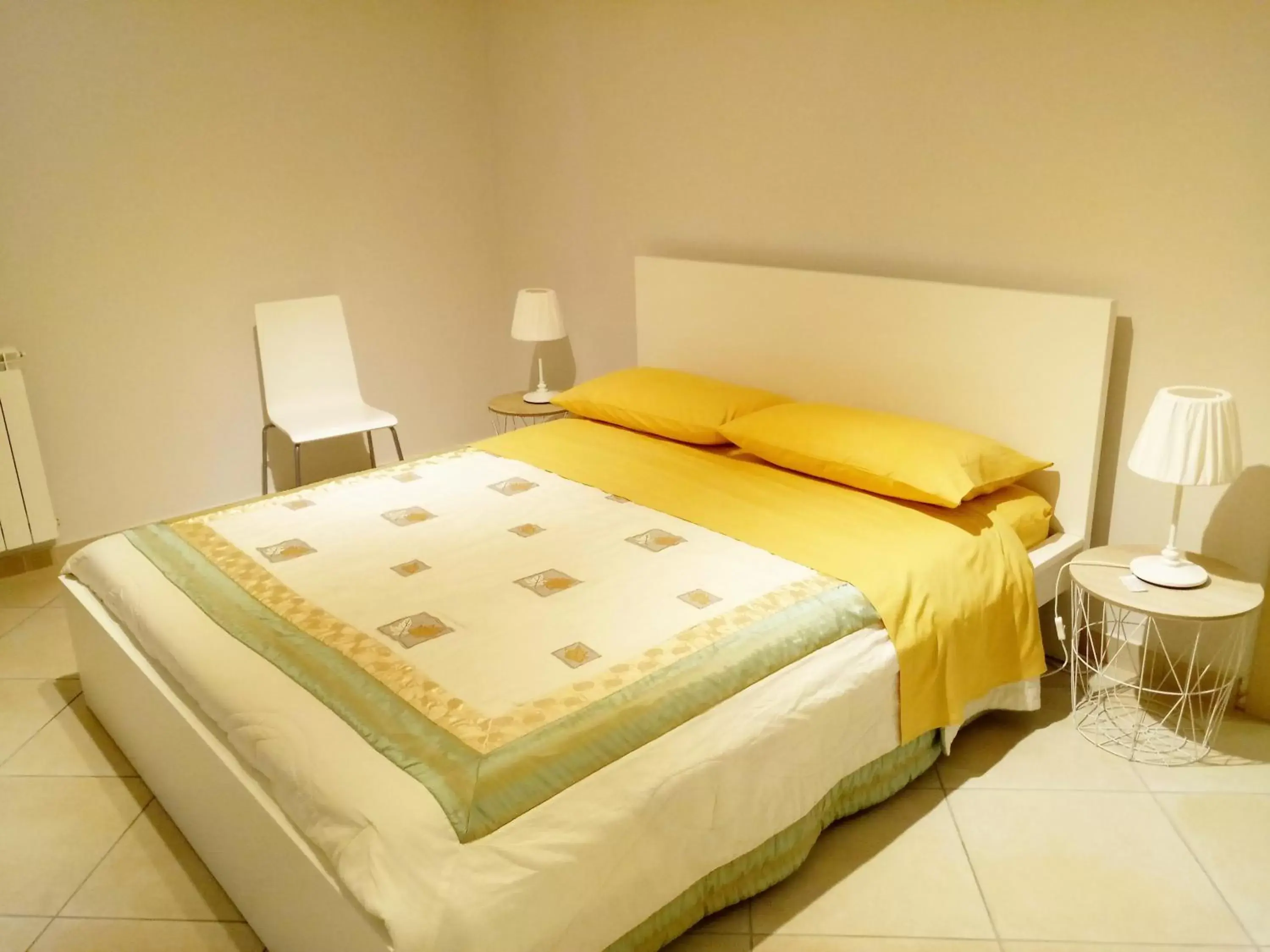 Bedroom, Bed in Villa Feluchia Tra Il Mare E Il Vulcano