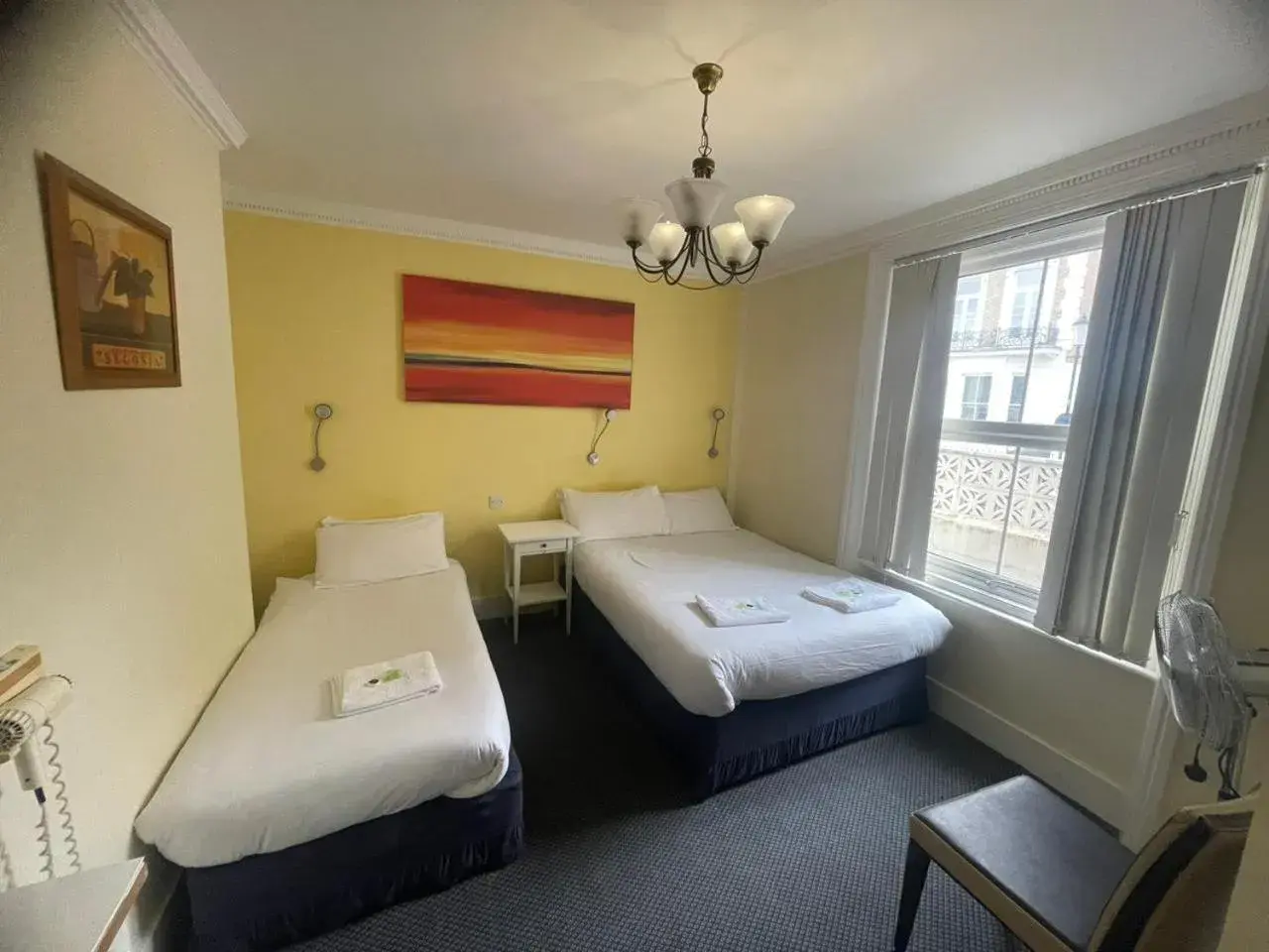 Bedroom, Bed in Manor Hotel