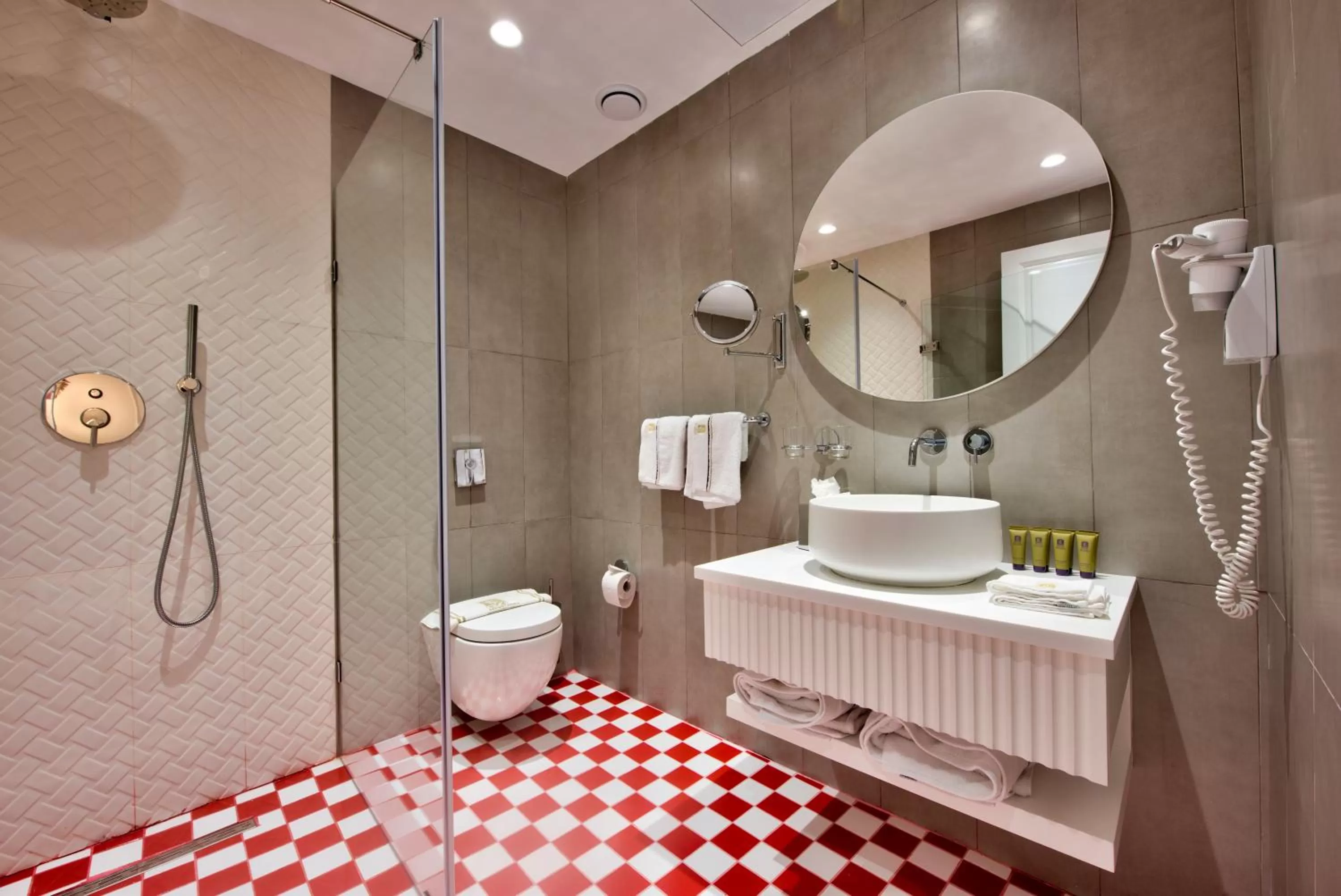 Shower in HOLM Boutique & SPA - IK Collection