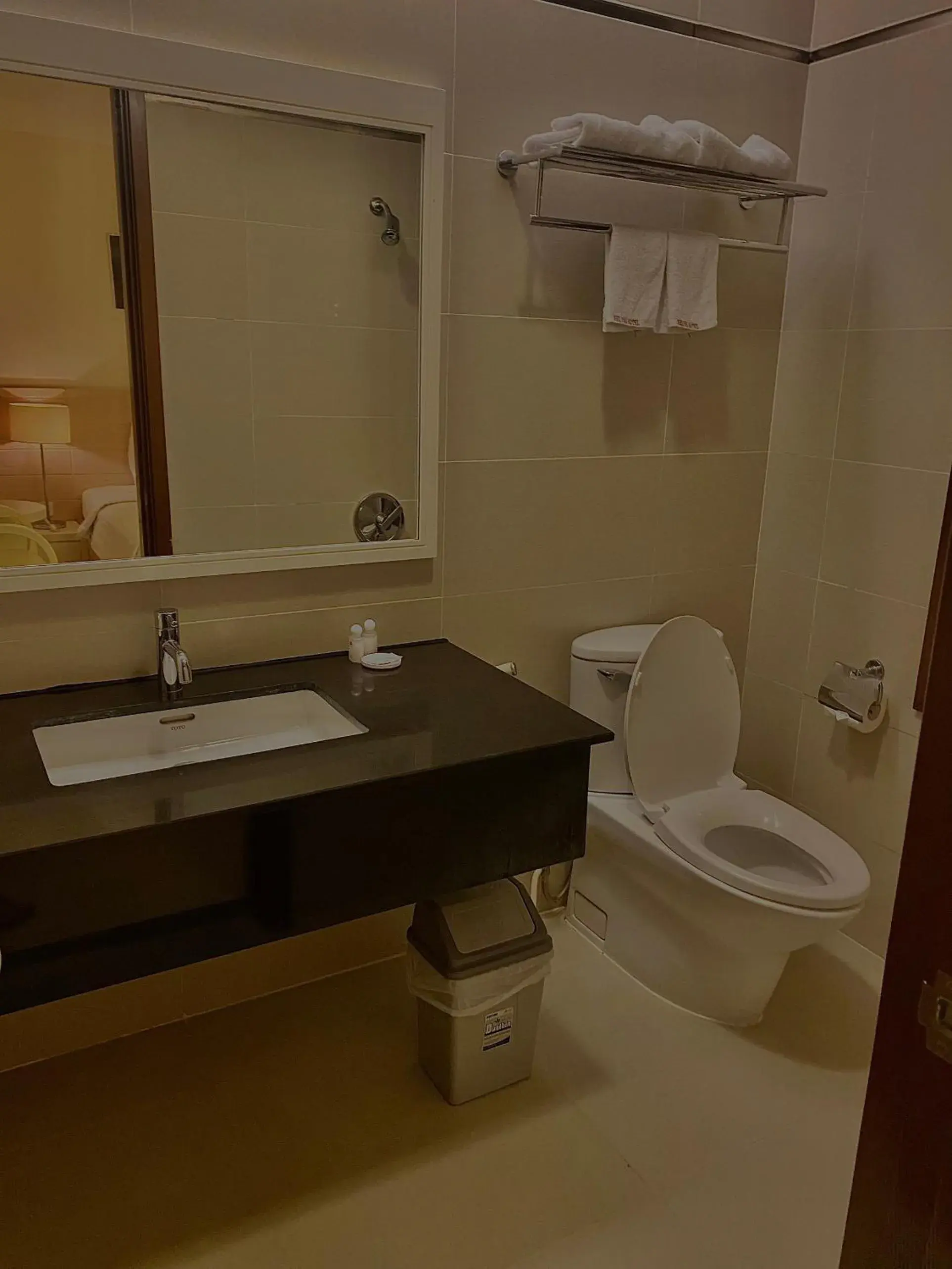Bathroom in Nhi Phi Hotel