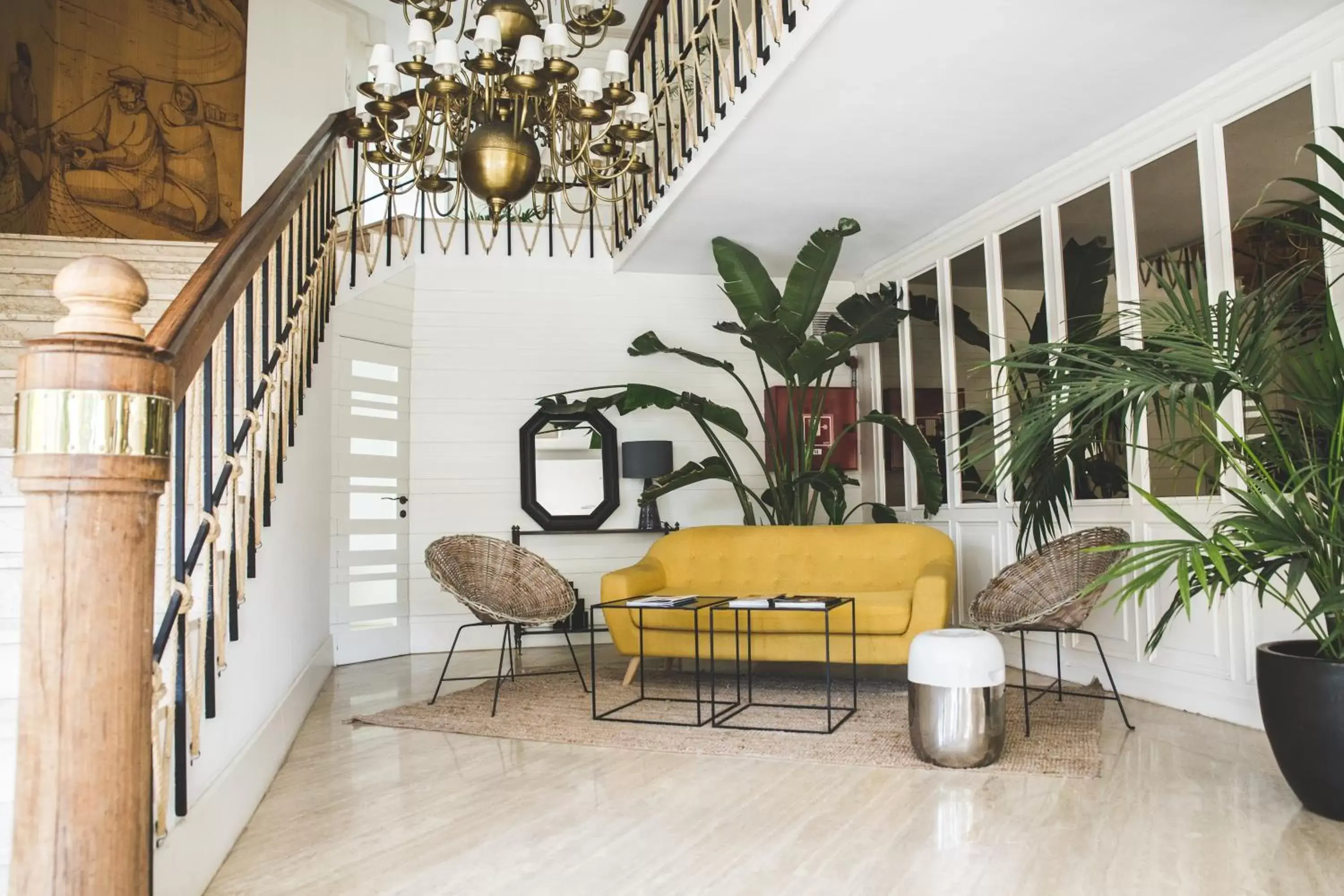 Living room, Lobby/Reception in Hotel Almirante