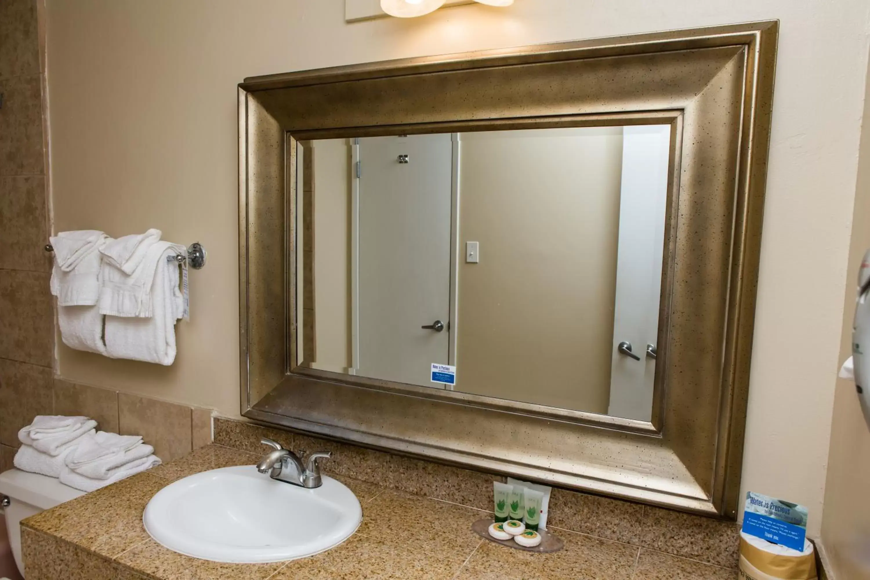 Bathroom in Pelican Inn