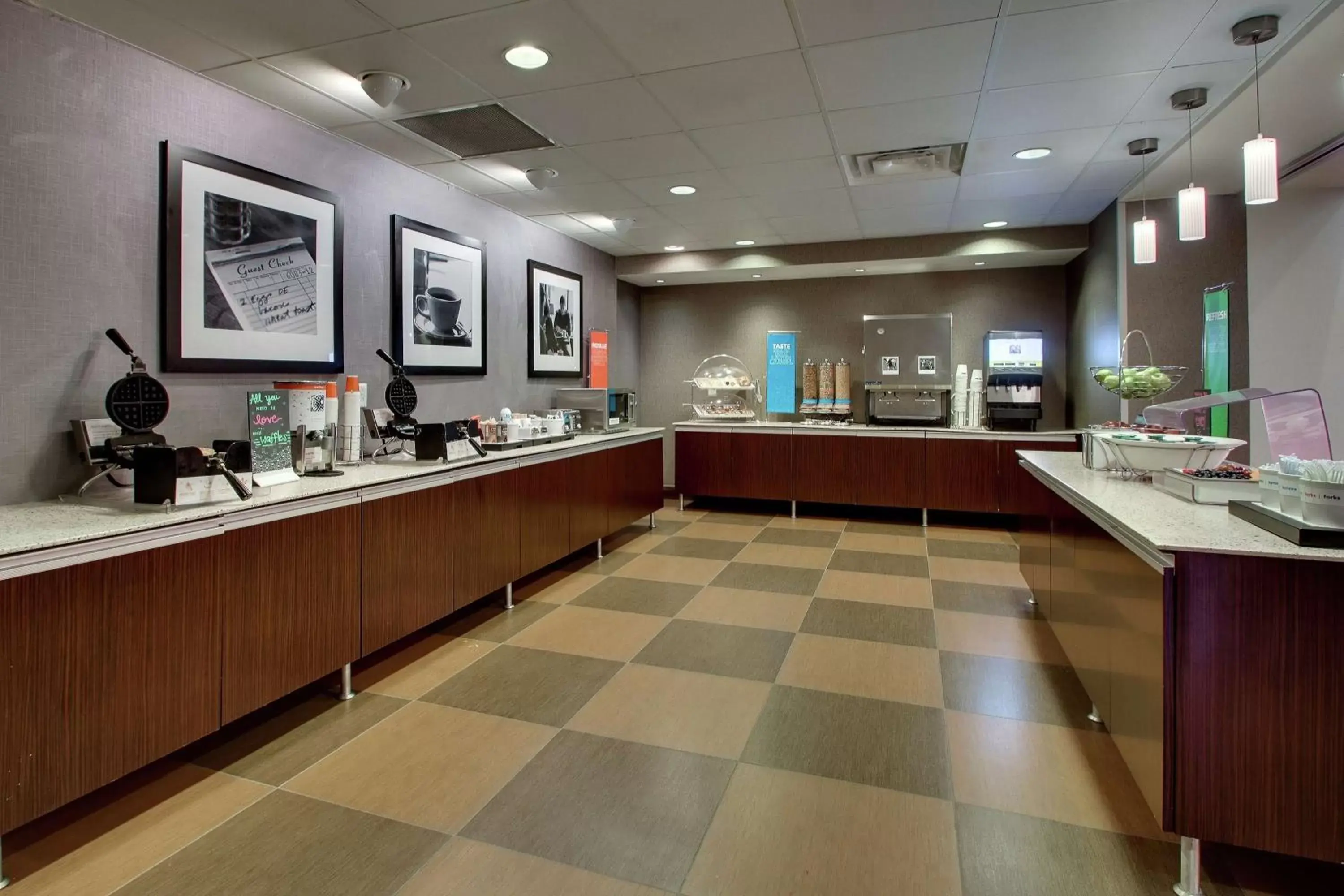 Dining area, Restaurant/Places to Eat in Hampton Inn & Suites Shreveport