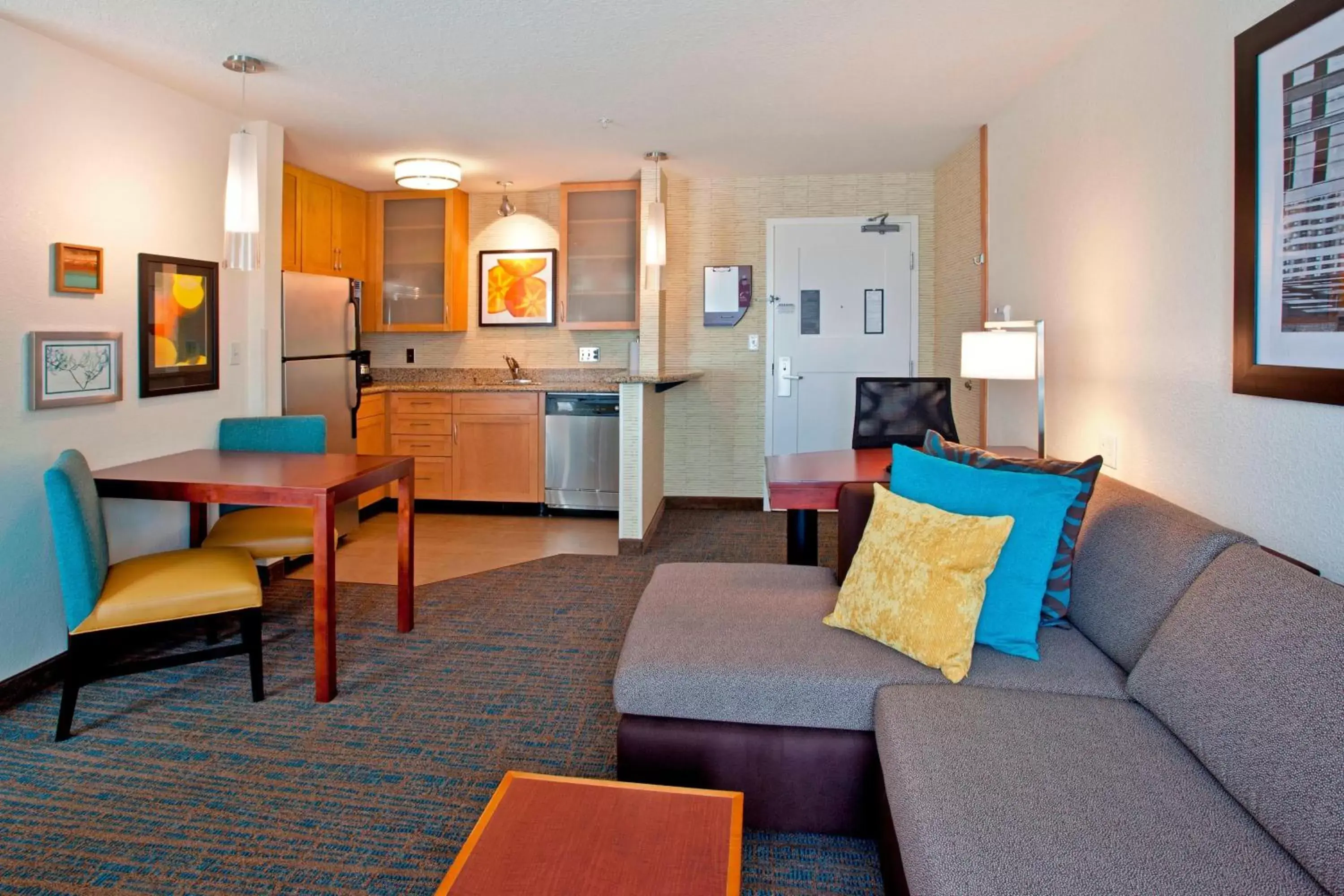 Living room, Seating Area in Residence Inn by Marriott Portland Airport at Cascade Station