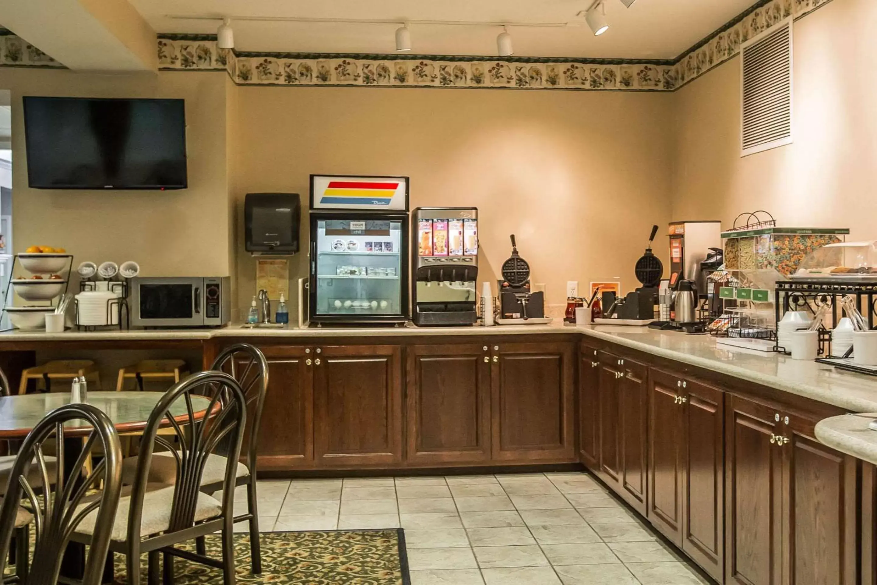 Restaurant/Places to Eat in Quality Inn & Suites Dixon near I-88