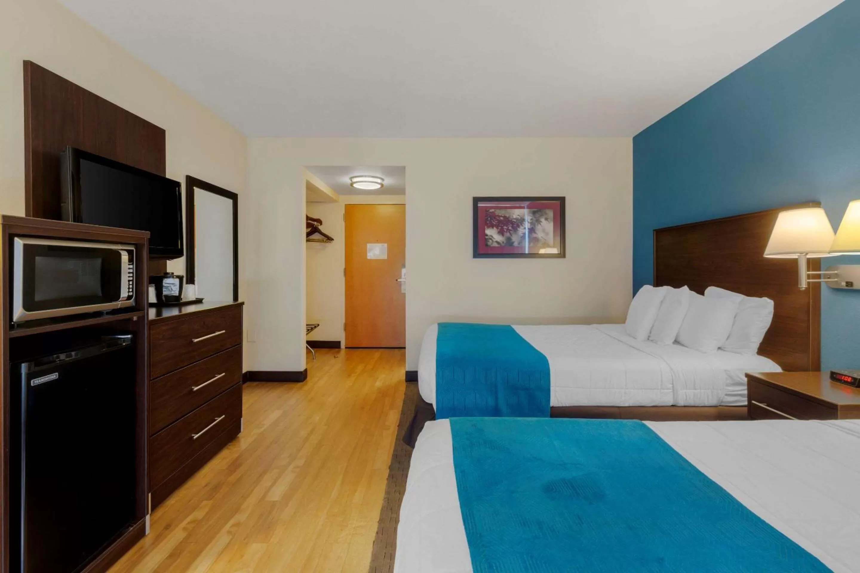 Premium Double Room with Two Double Beds - Non-Smoking in The Capitol Hotel, Ascend Hotel Collection