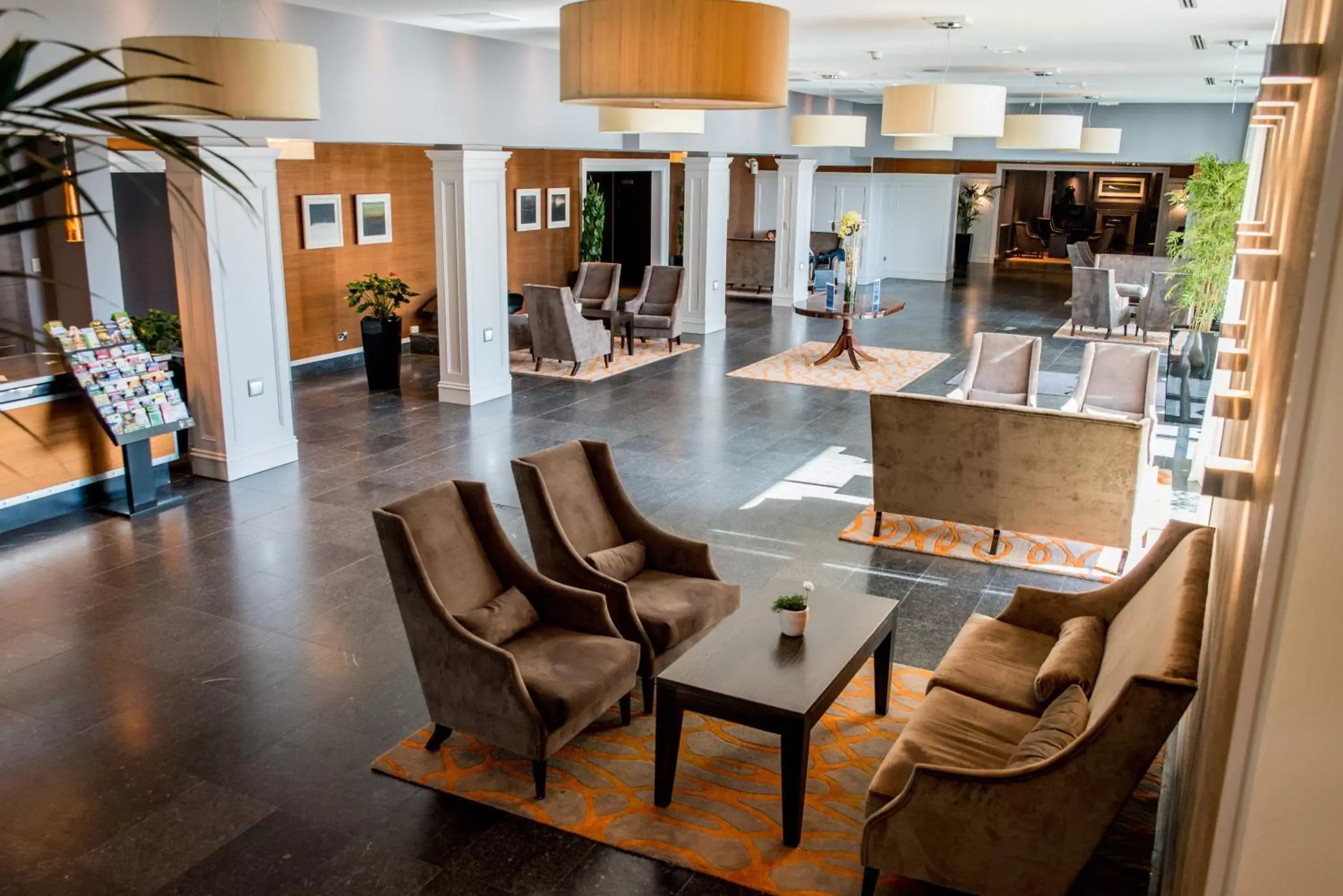 Lobby or reception, Lounge/Bar in Radisson BLU Hotel & Spa, Little Island Cork