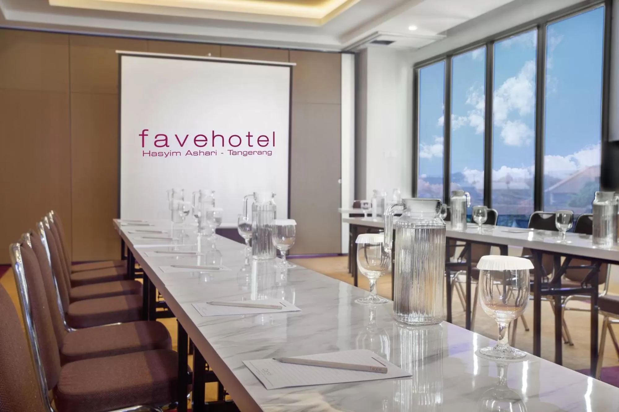 Meeting/conference room in favehotel Hasyim Ashari Tangerang