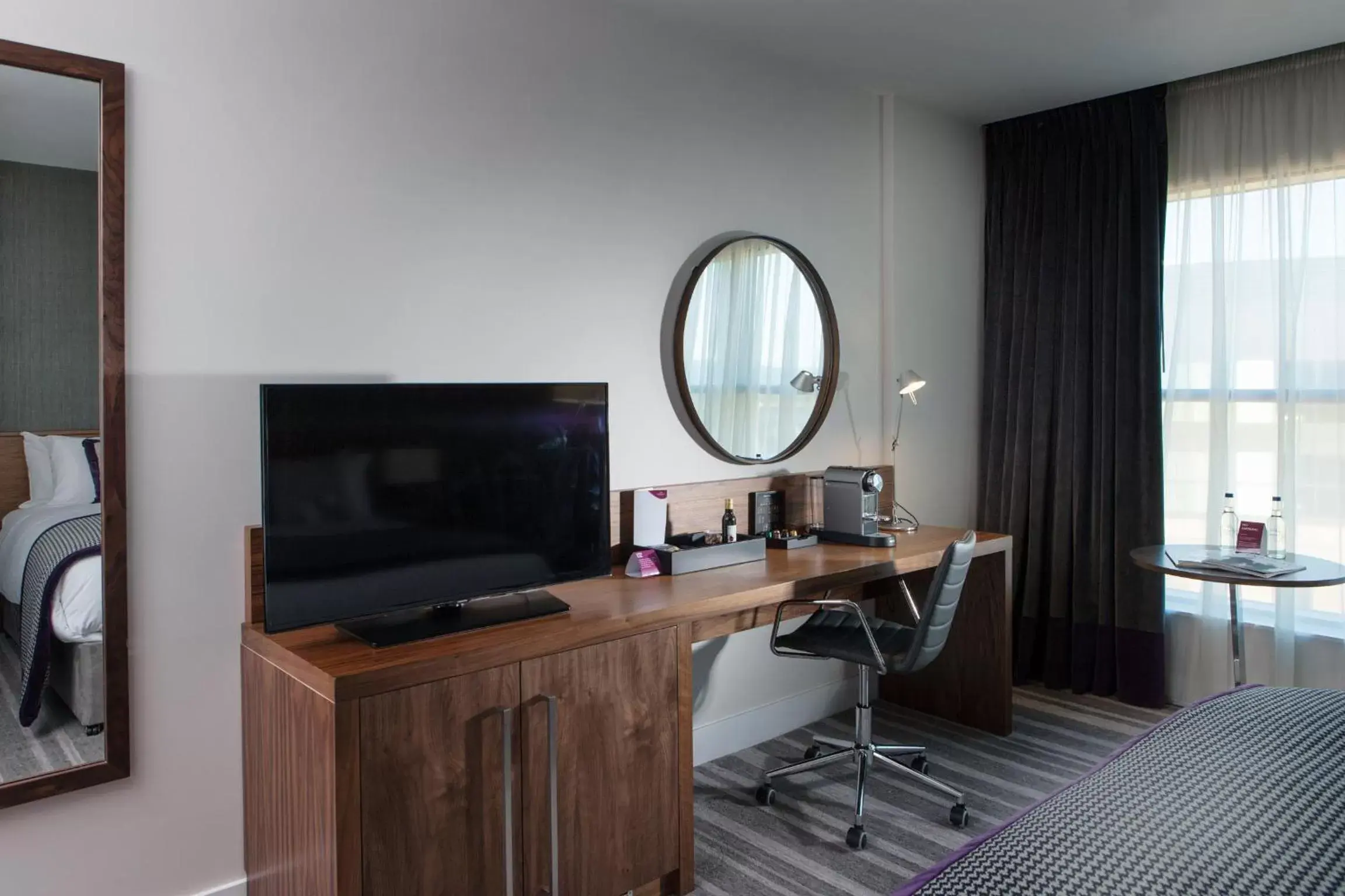 Photo of the whole room, TV/Entertainment Center in Crowne Plaza Newcastle - Stephenson Quarter, an IHG Hotel
