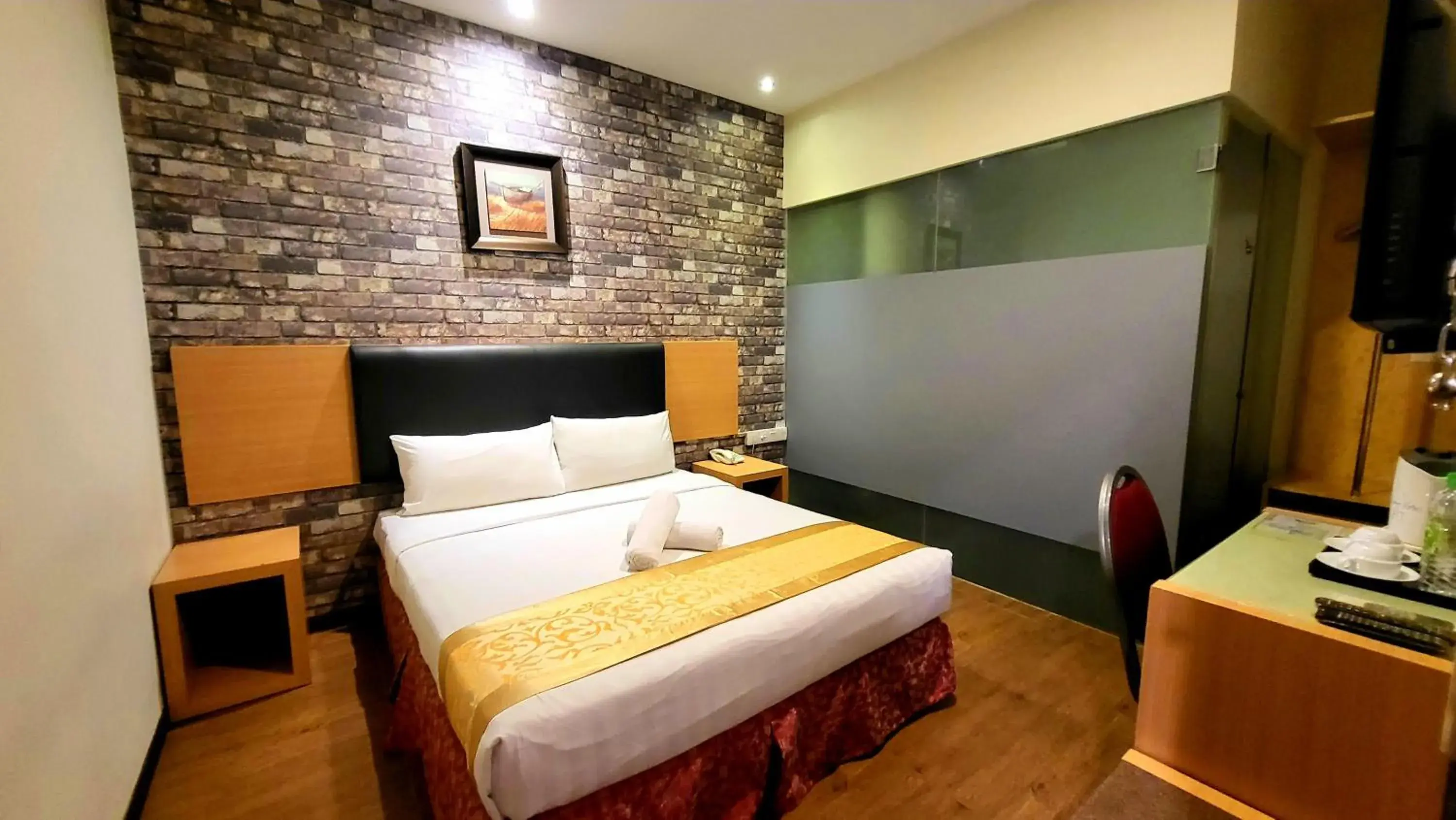 Photo of the whole room, Bed in Eight Days Boutique Hotel - Permas Jaya