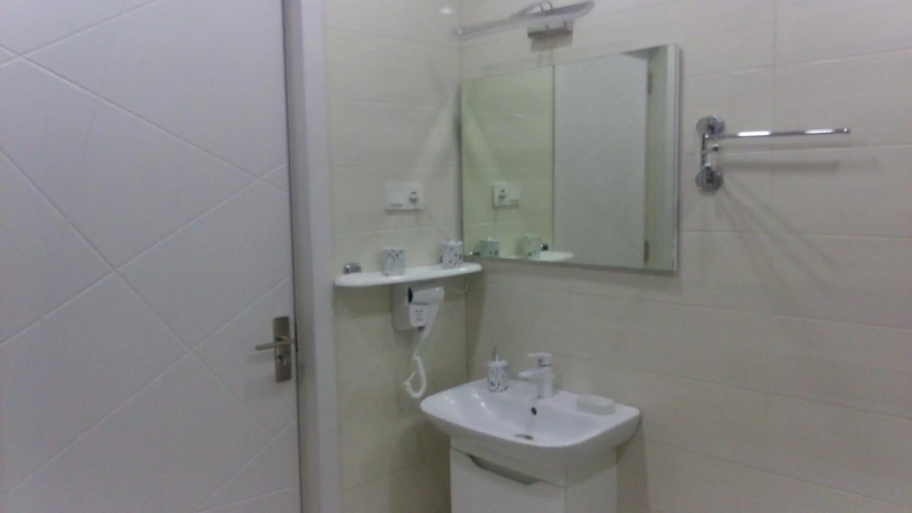 Quadruple Room with Private Bathroom in Hotel Lilo near Airport Quadruple Room with Private Bathroom in Hotel Lilo near Airport