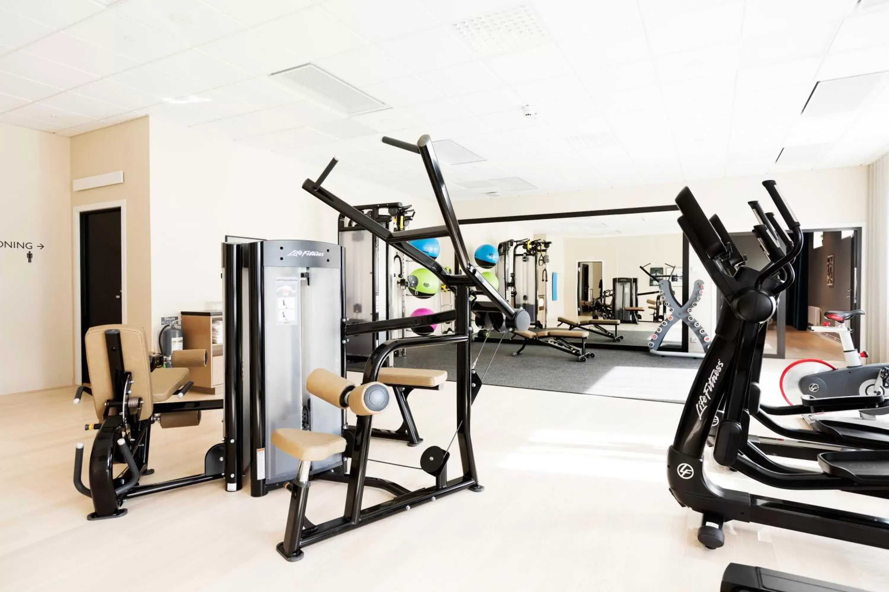 Fitness centre/facilities in Elite Hotel Academia