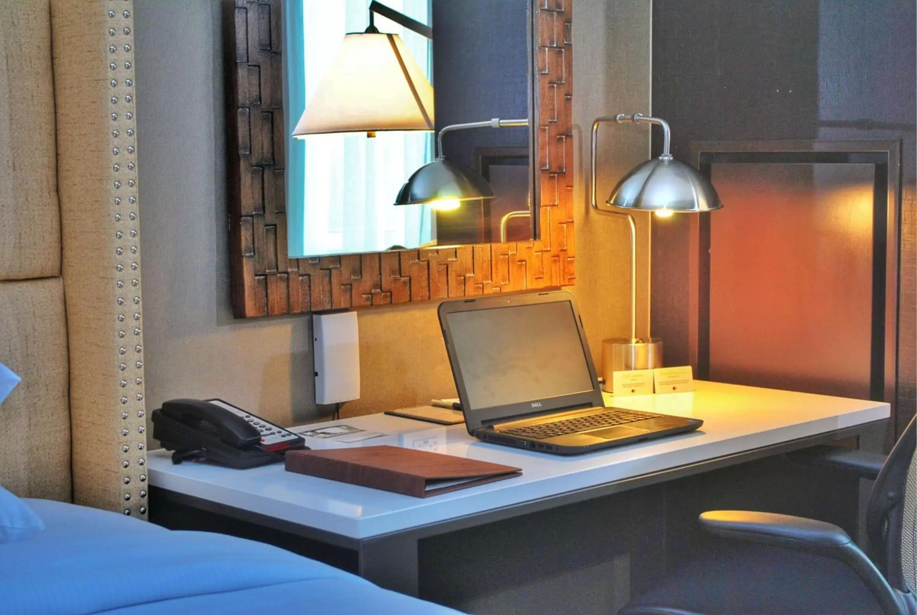 King room - Disability Access Hearing Accessible in DoubleTree by Hilton Hotel Reading King room - Disability Access Hearing Accessible in DoubleTree by Hilton Hotel Reading