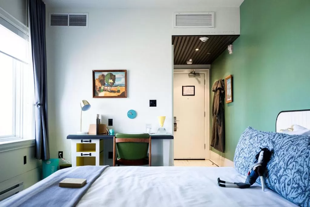 Bed in Drake Devonshire and Motor Inn