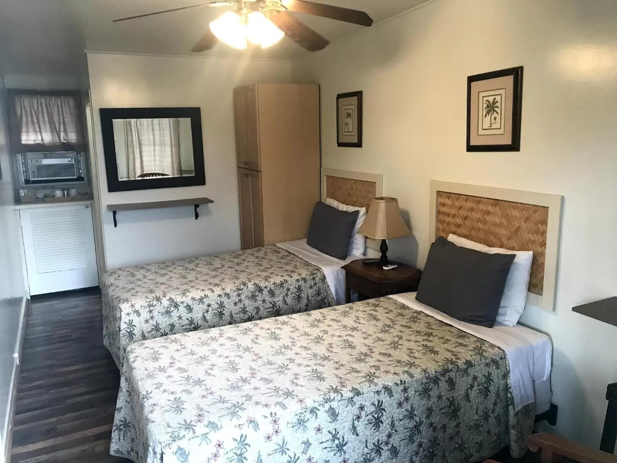 Deluxe Twin Room in Kauai Palms Hotel Deluxe Twin Room in Kauai Palms Hotel