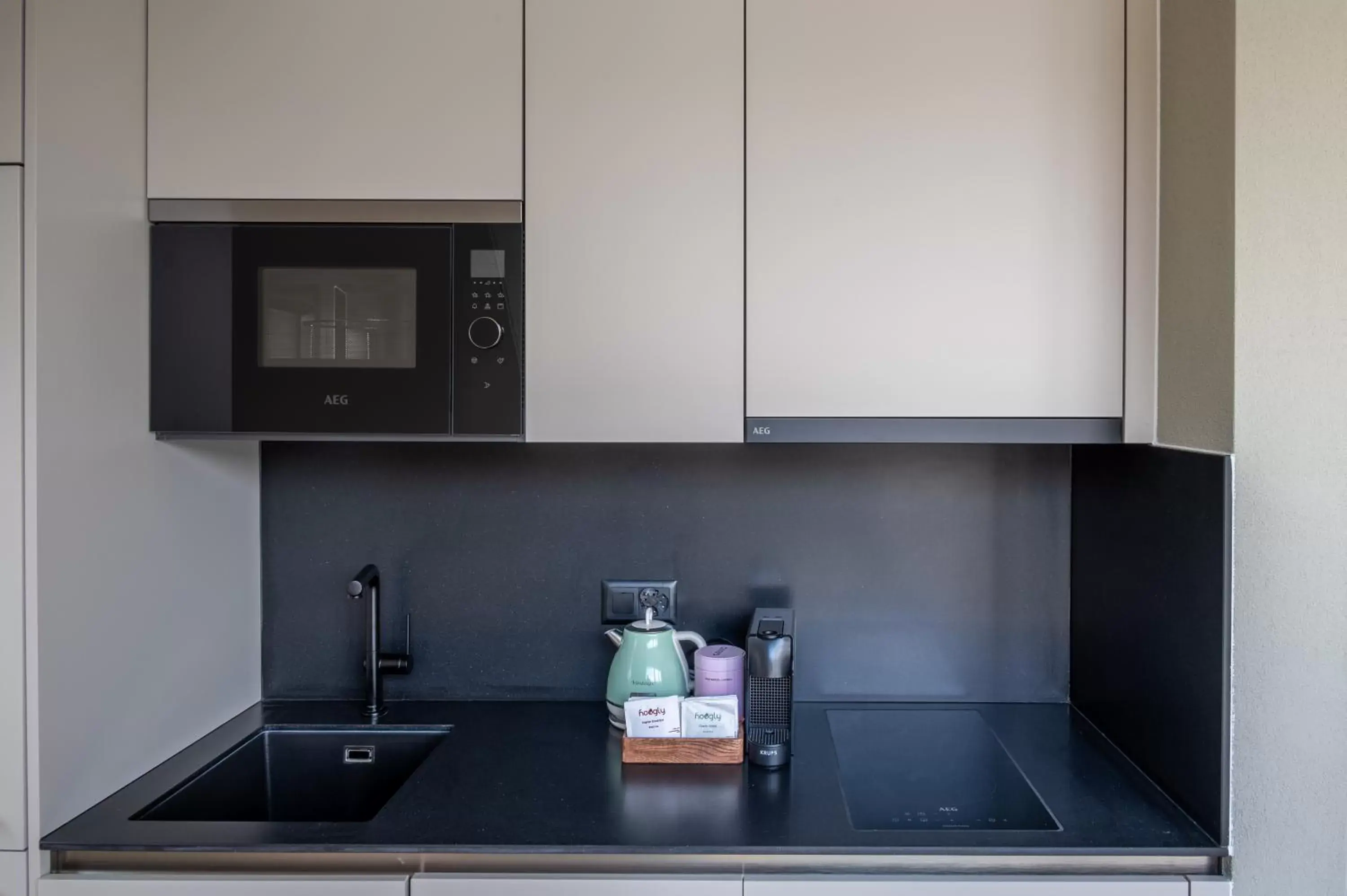 minibar, Kitchen/Kitchenette in numa I Craft Apartments