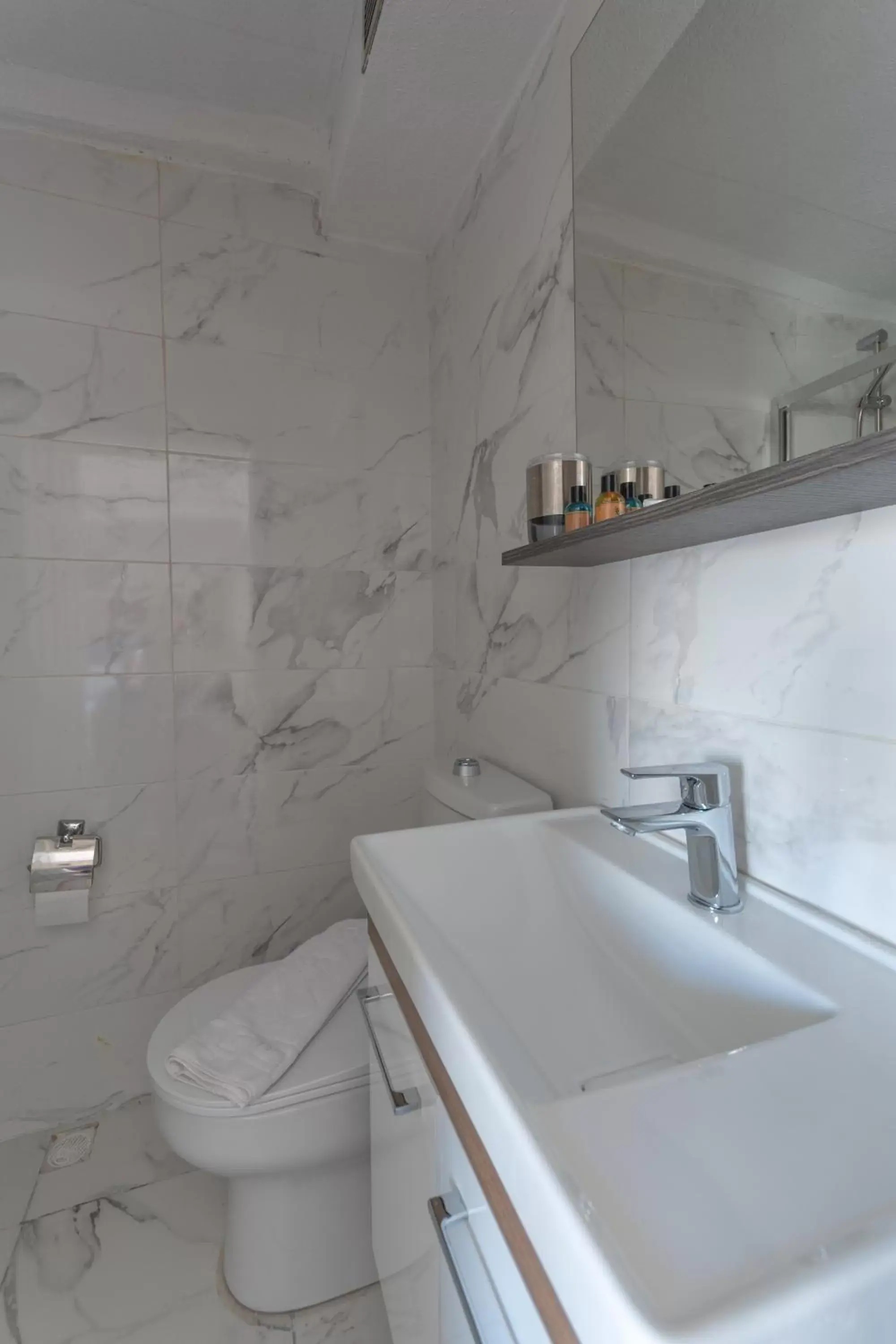 Shower, Bathroom in Seatanbul Hotel