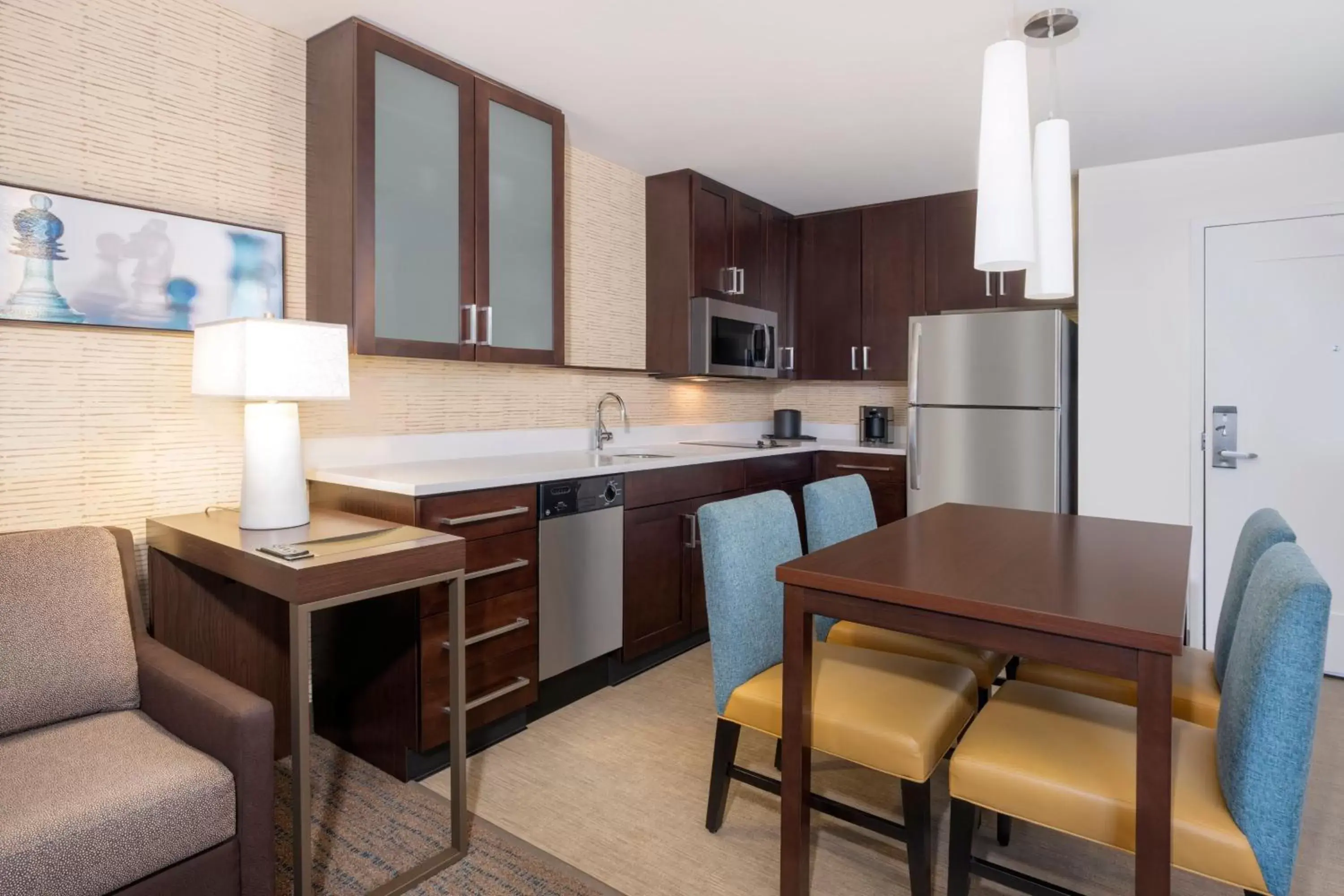 Photo of the whole room, Kitchen/Kitchenette in Residence Inn by Marriott Boston Bridgewater
