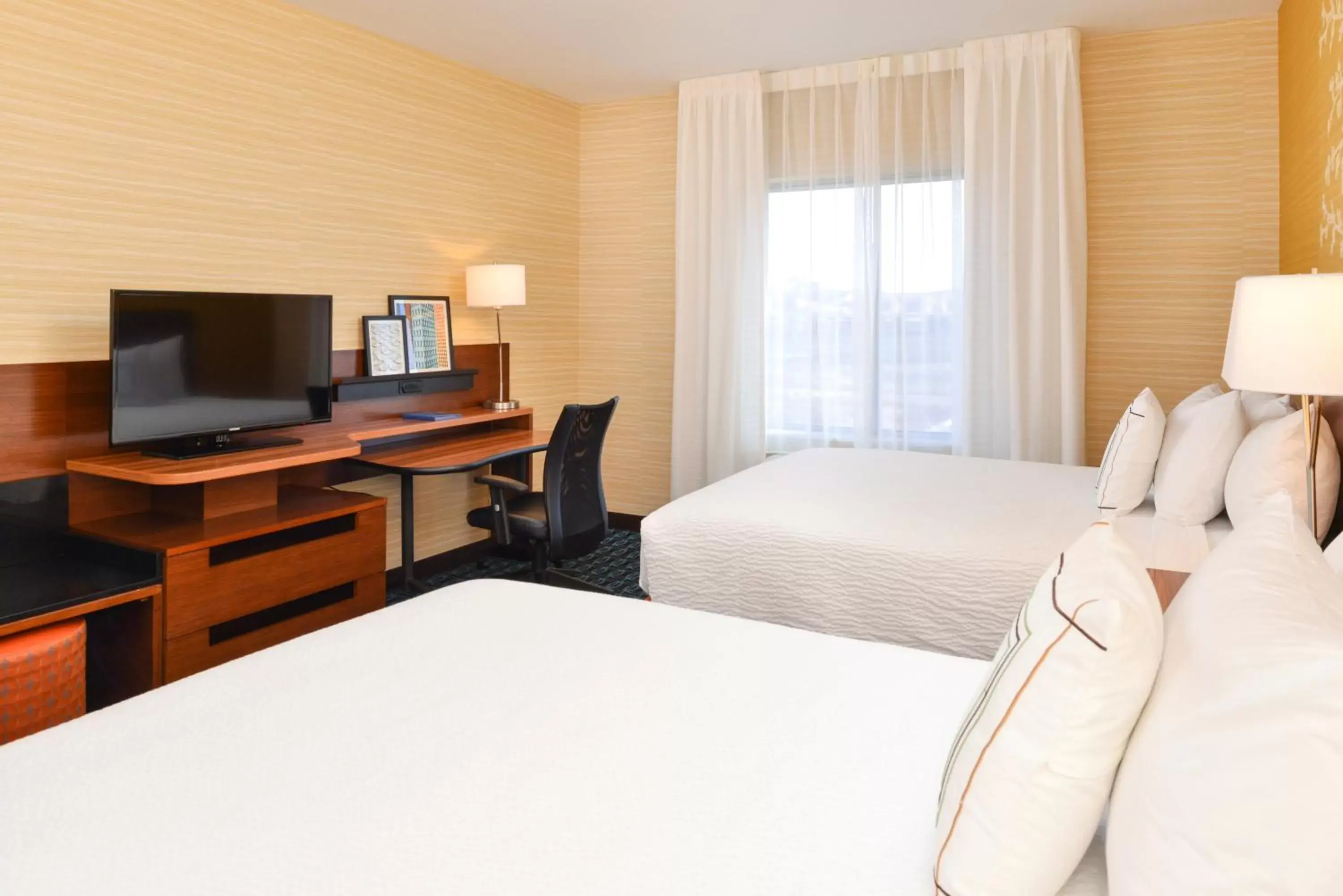 Bedroom, Bed in Fairfield Inn & Suites by Marriott Gallup