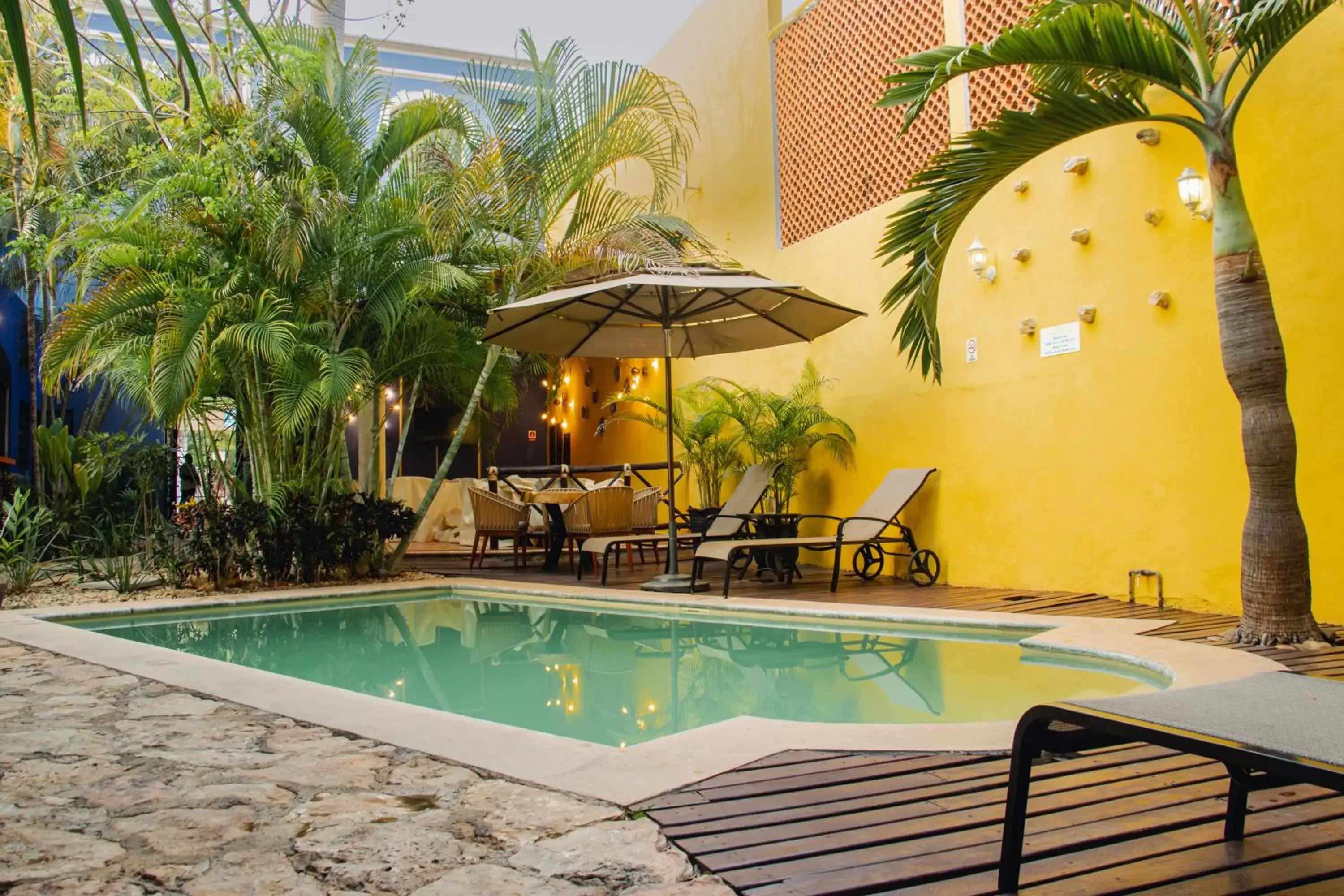 Balcony/Terrace, Swimming Pool in Hotel Marionetas