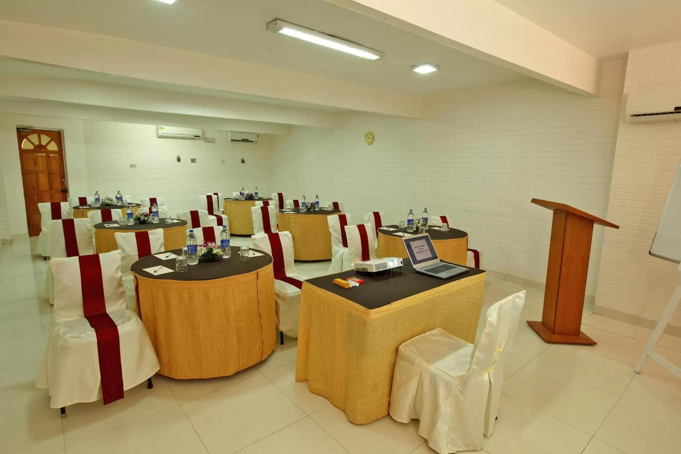 Business facilities in Avion Holiday Resort Business facilities in Avion Holiday Resort