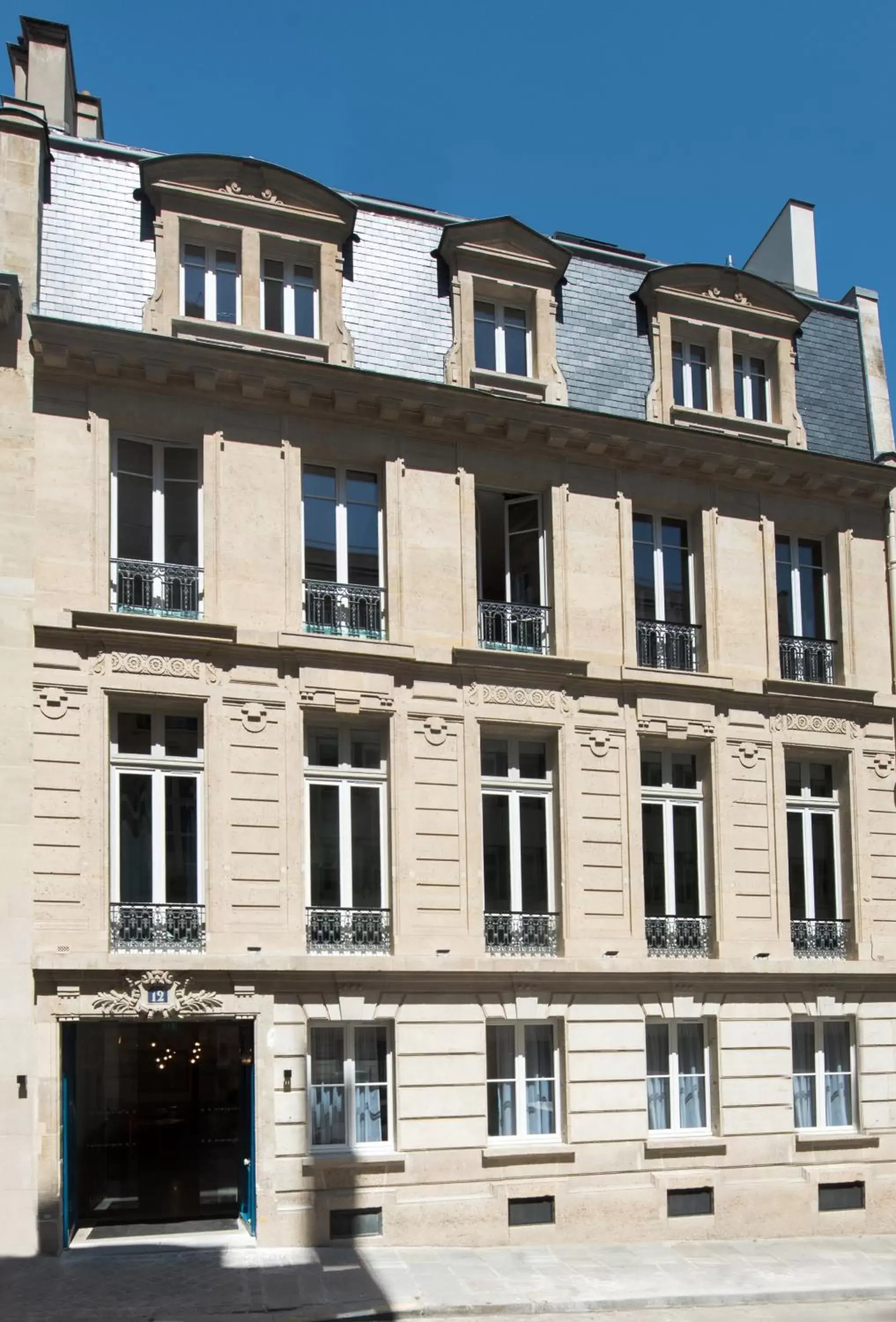 Facade/entrance, Property Building in Suites & Hôtel Helzear Etoile