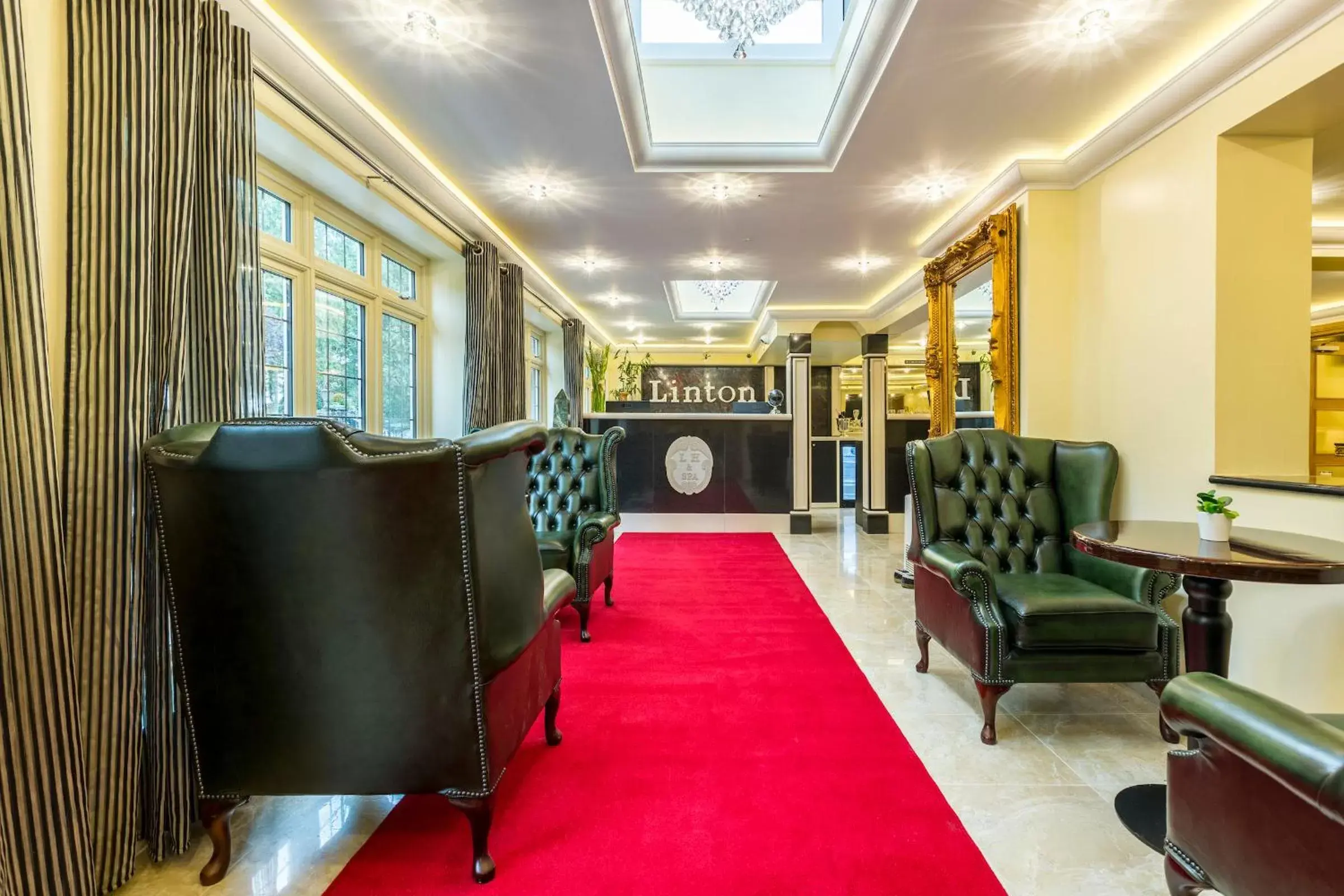Lobby or reception in Linton Hotel Luton