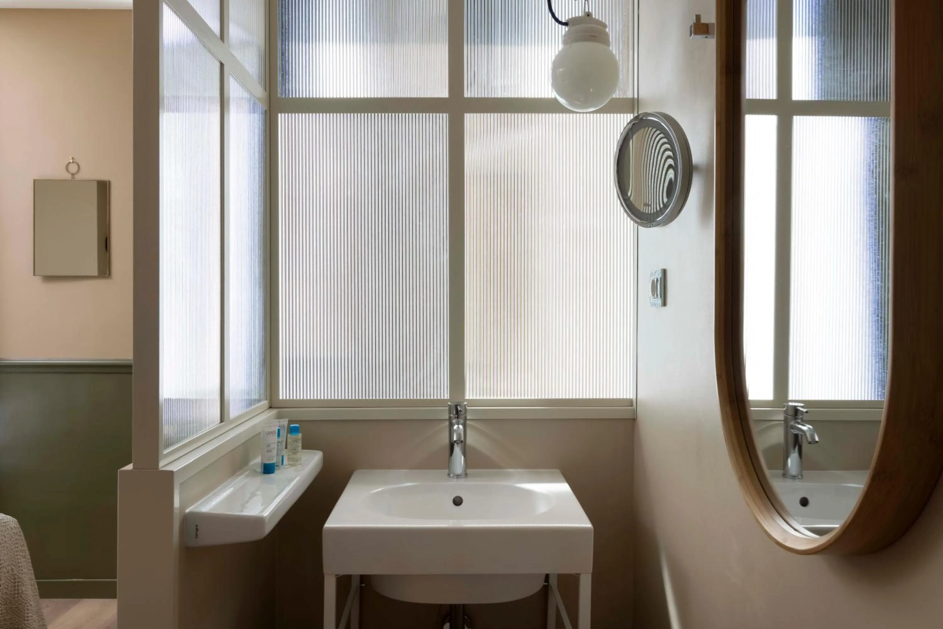 Property building in Le Petit Beaumarchais Hotel & Spa